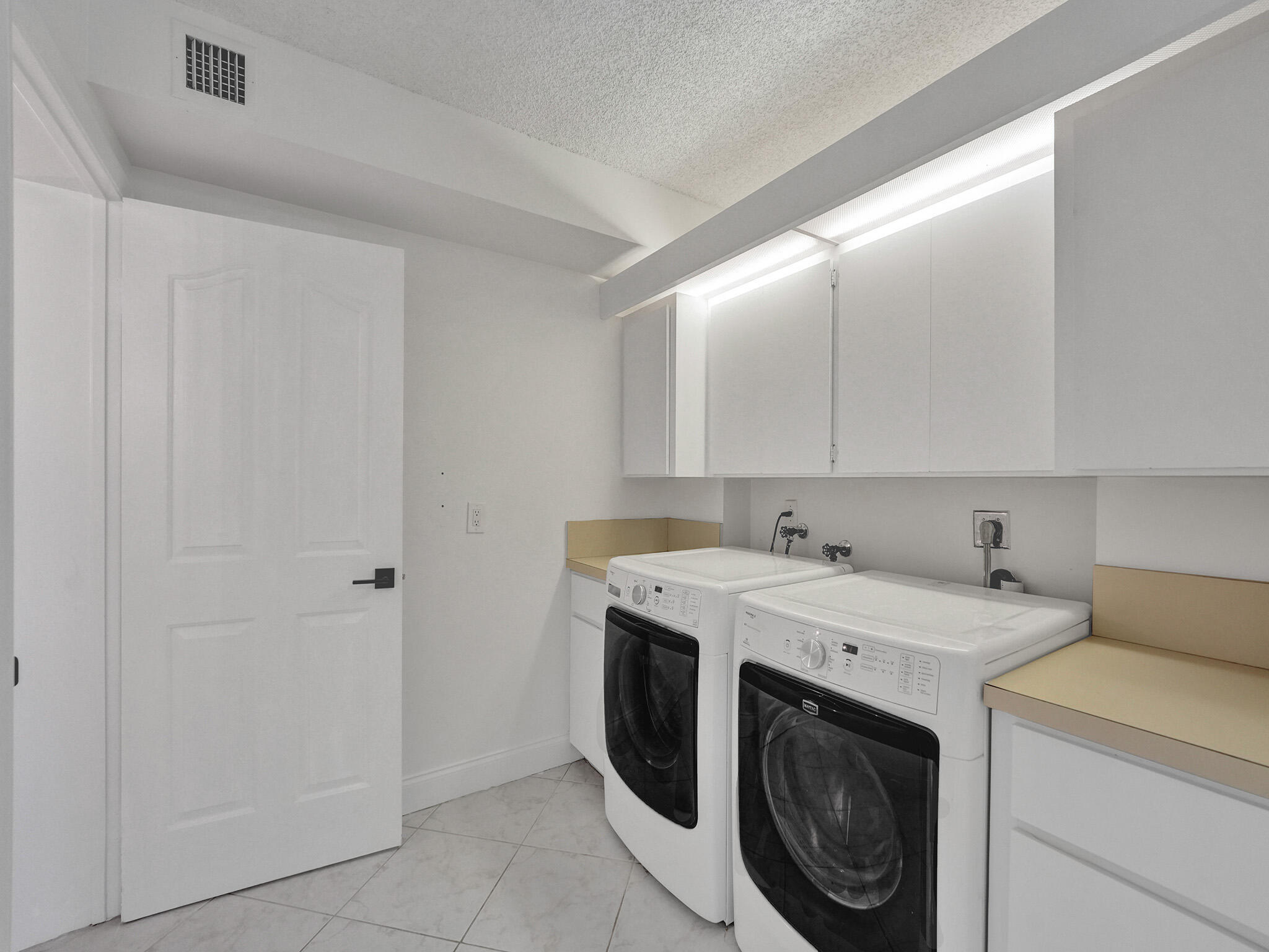 6169 BALBOA Circle 306