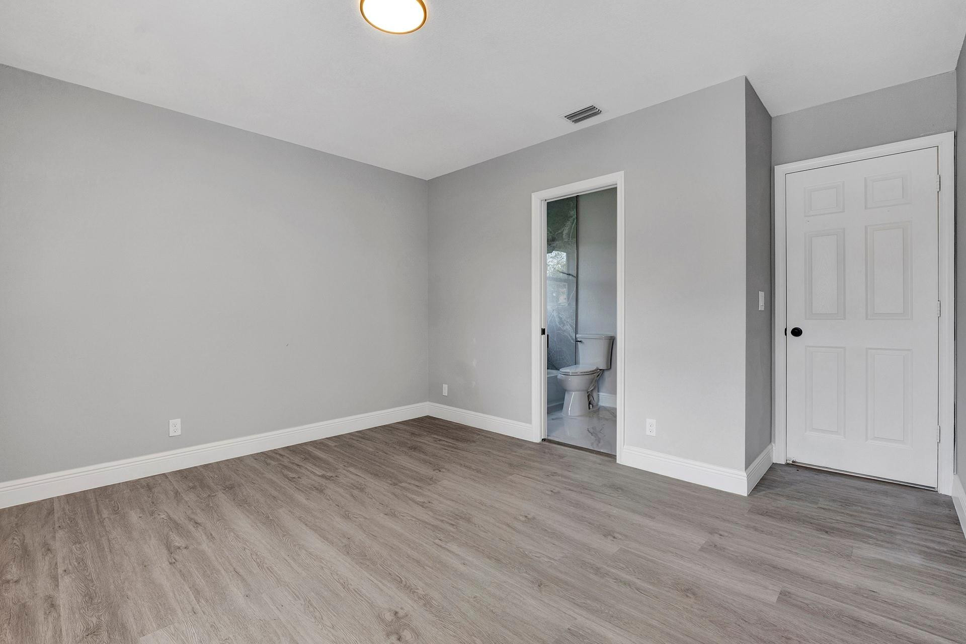 10210 NW 48 Court