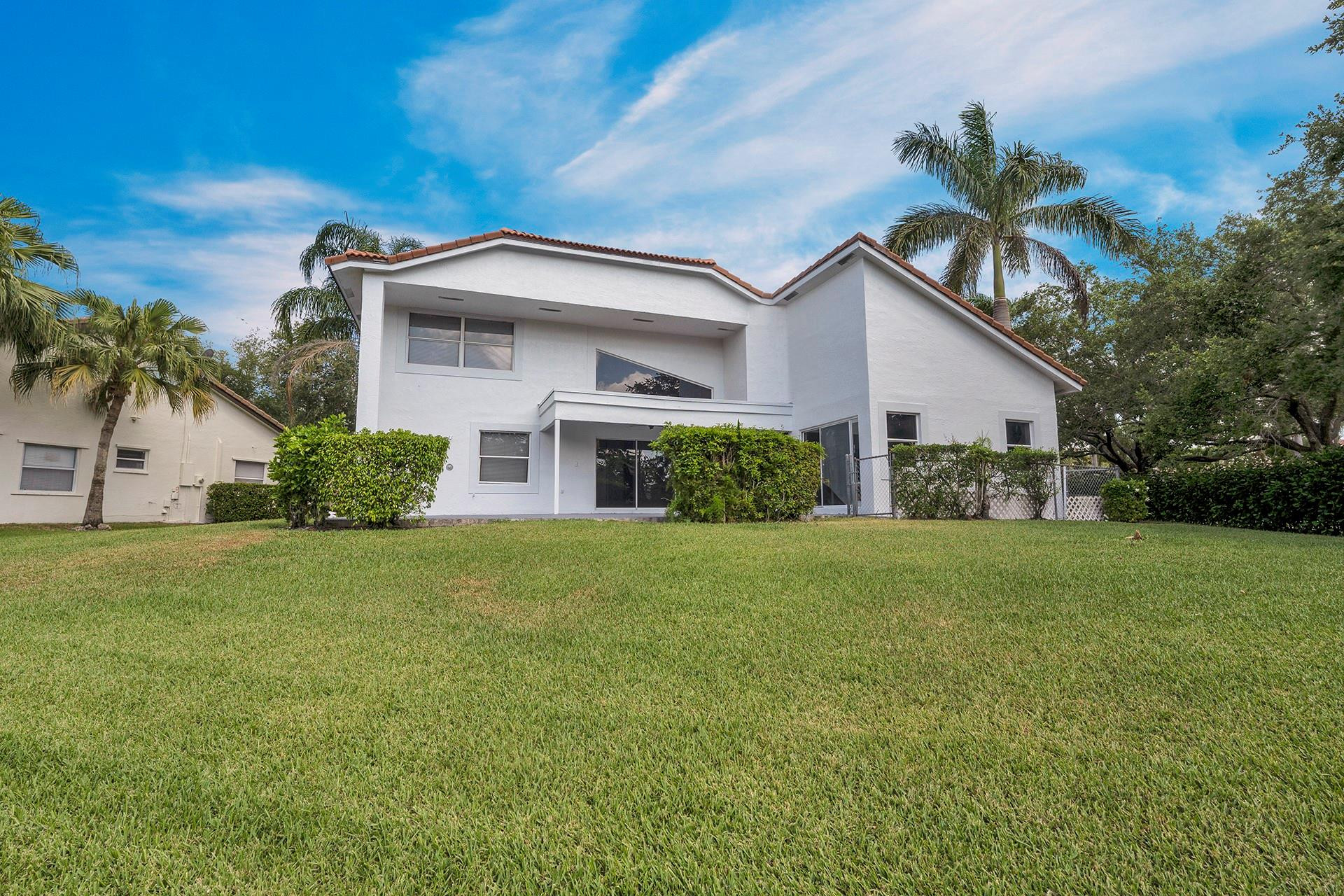 10210 NW 48 Court