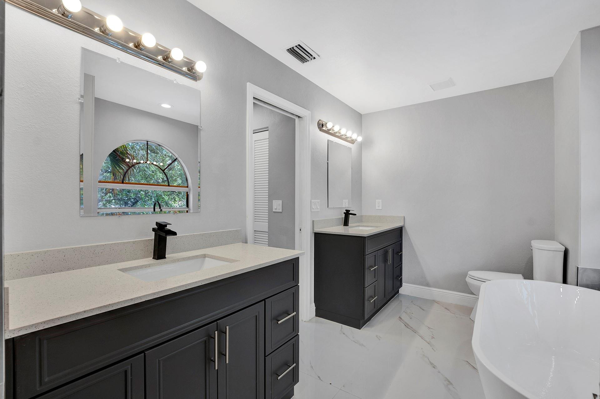 10210 NW 48 Court