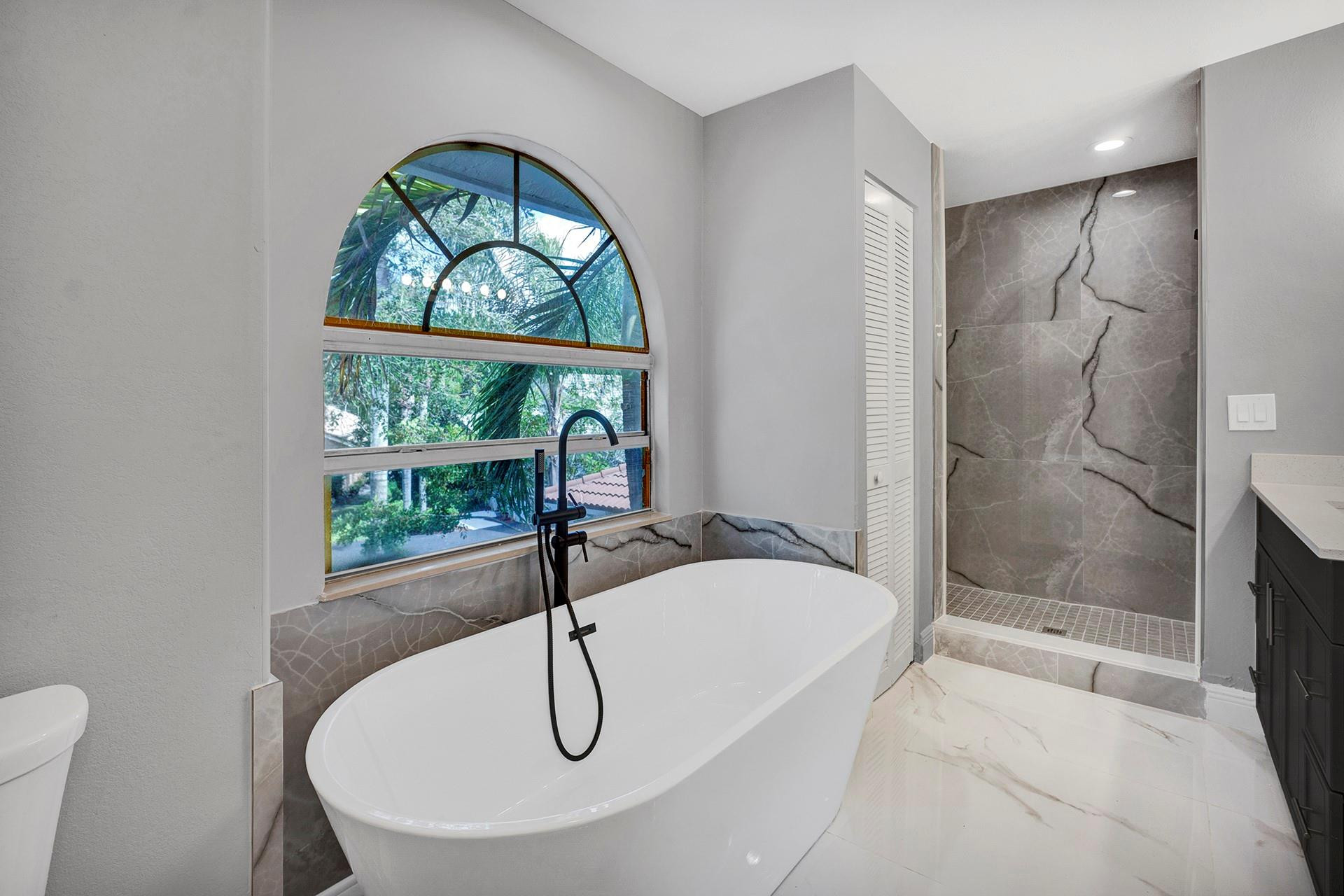 10210 NW 48 Court