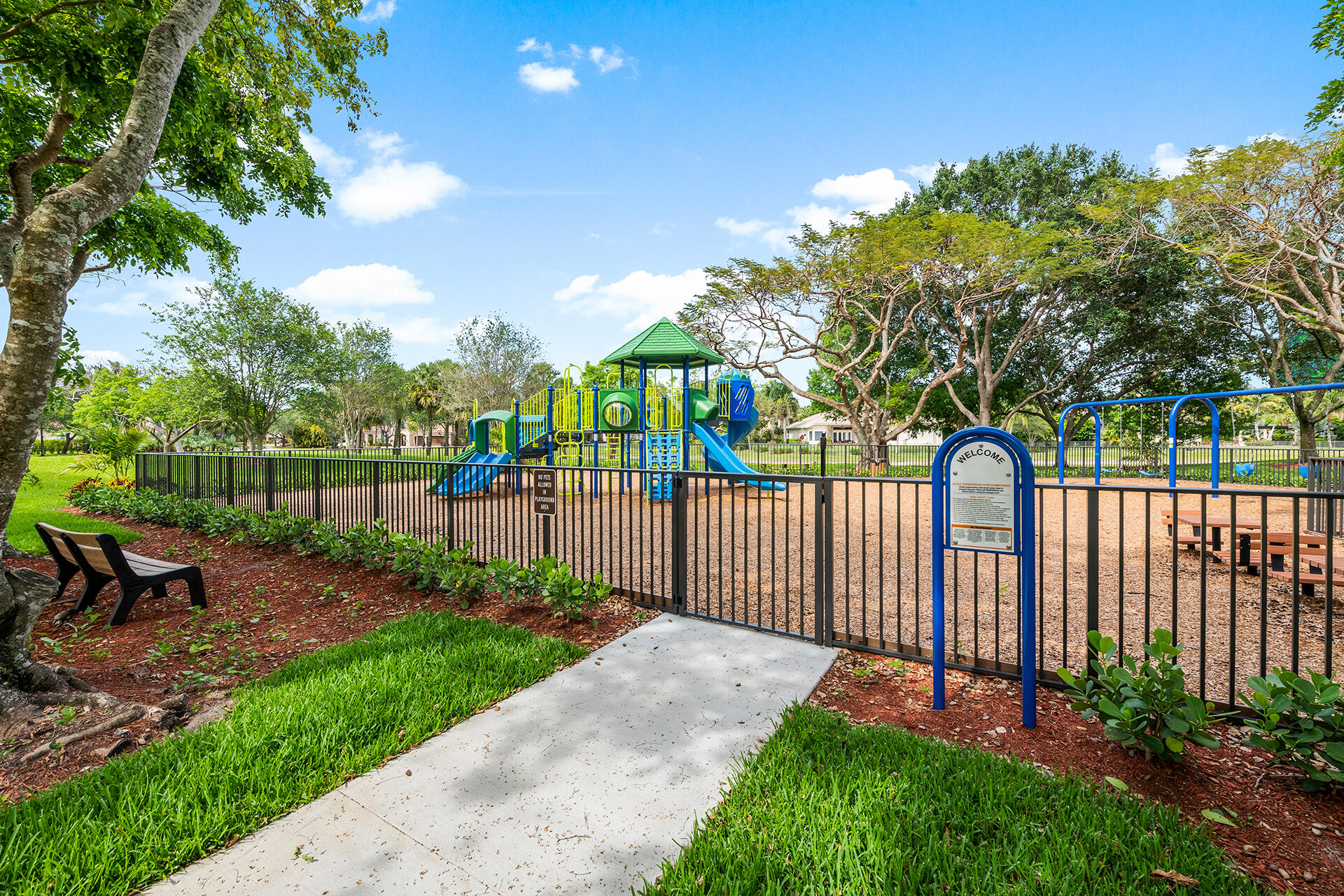 10162 NW 69th Manor