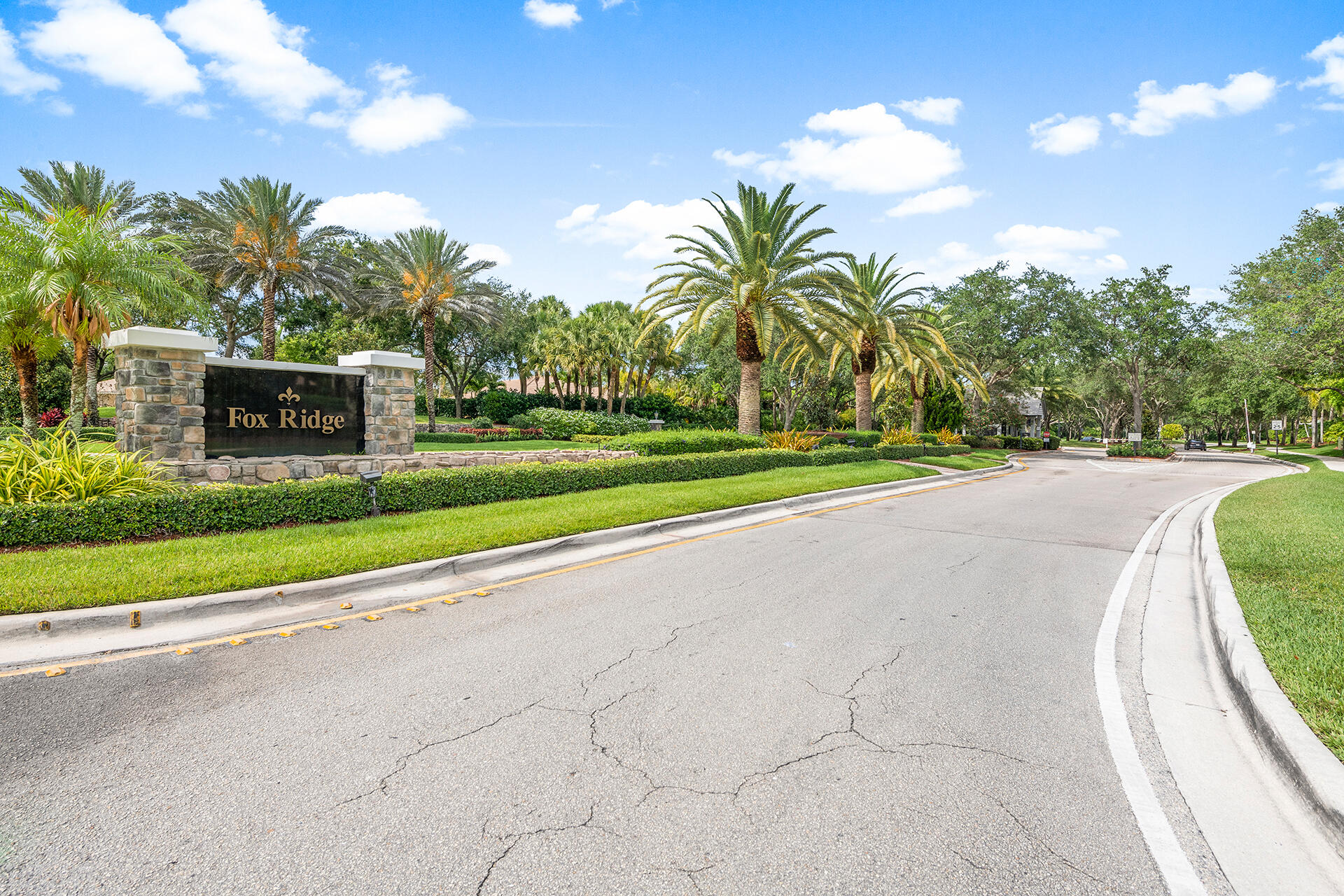 10162 NW 69th Manor