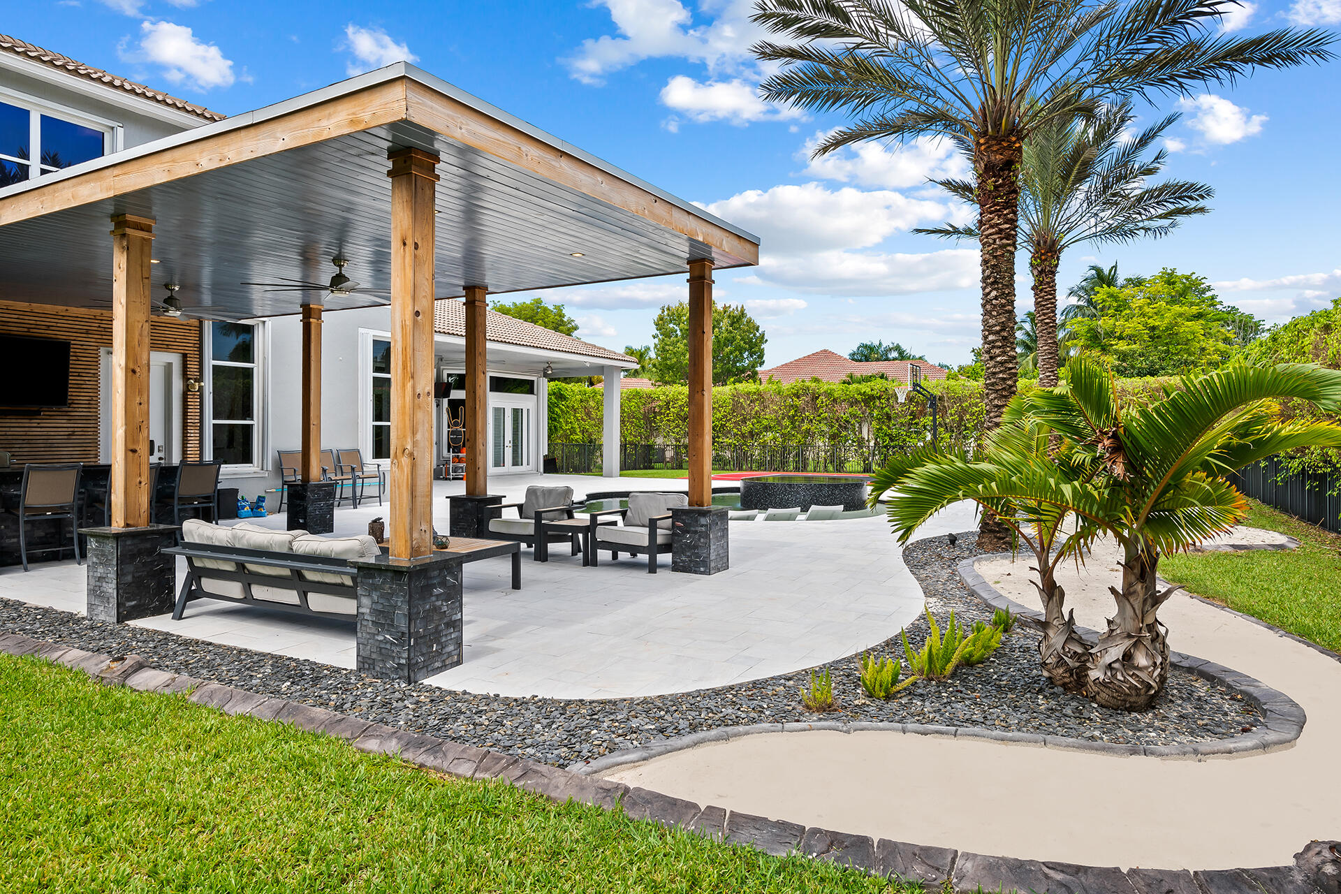10162 NW 69th Manor