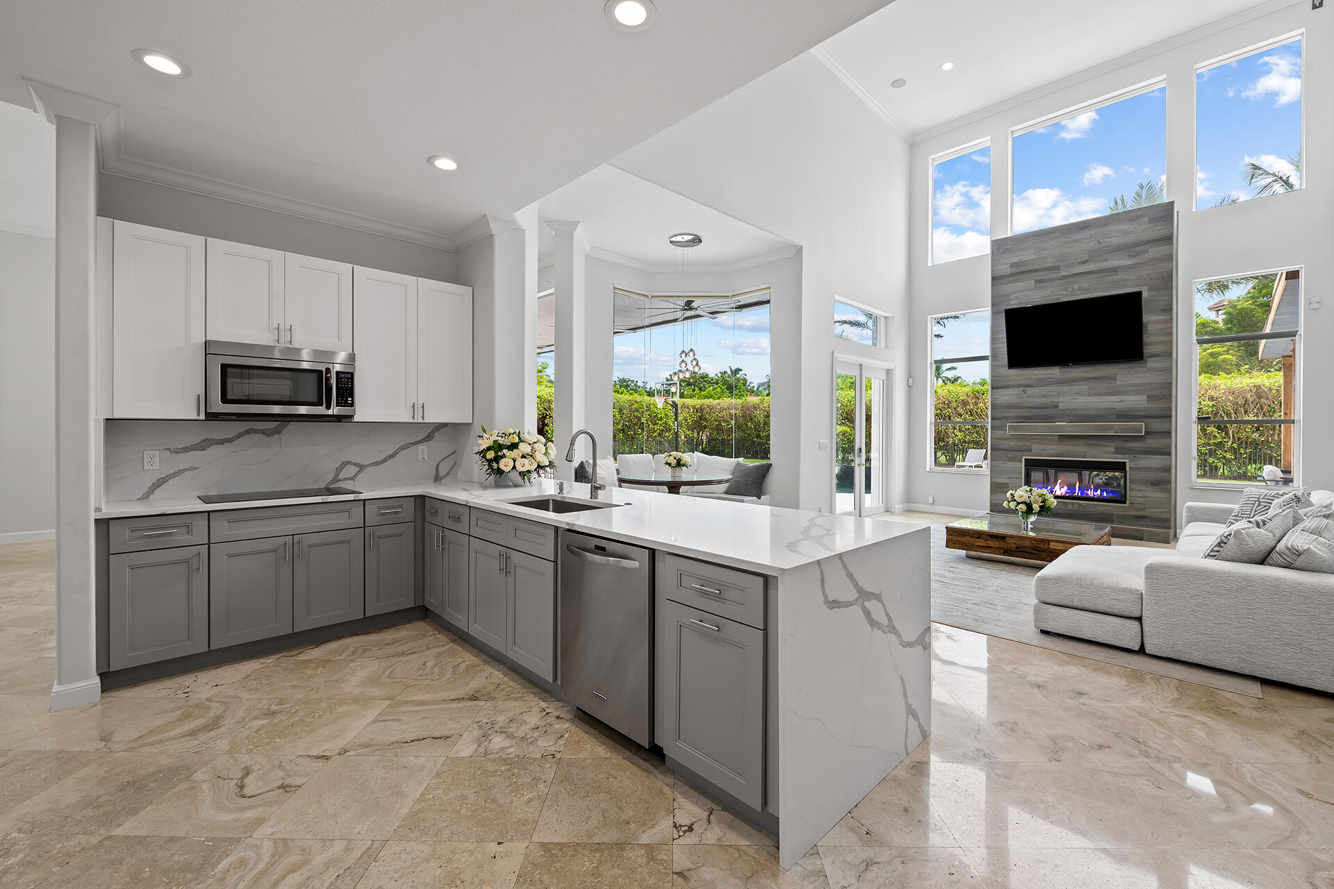 10162 NW 69th Manor
