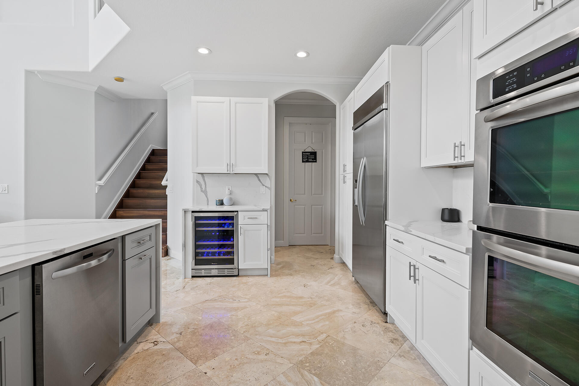10162 NW 69th Manor