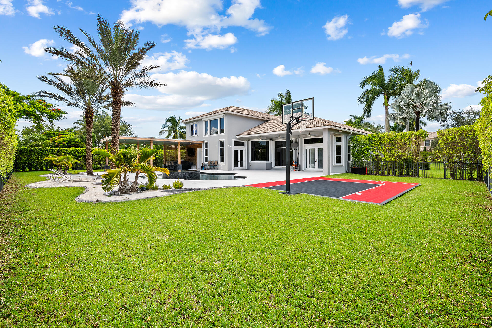 10162 NW 69th Manor