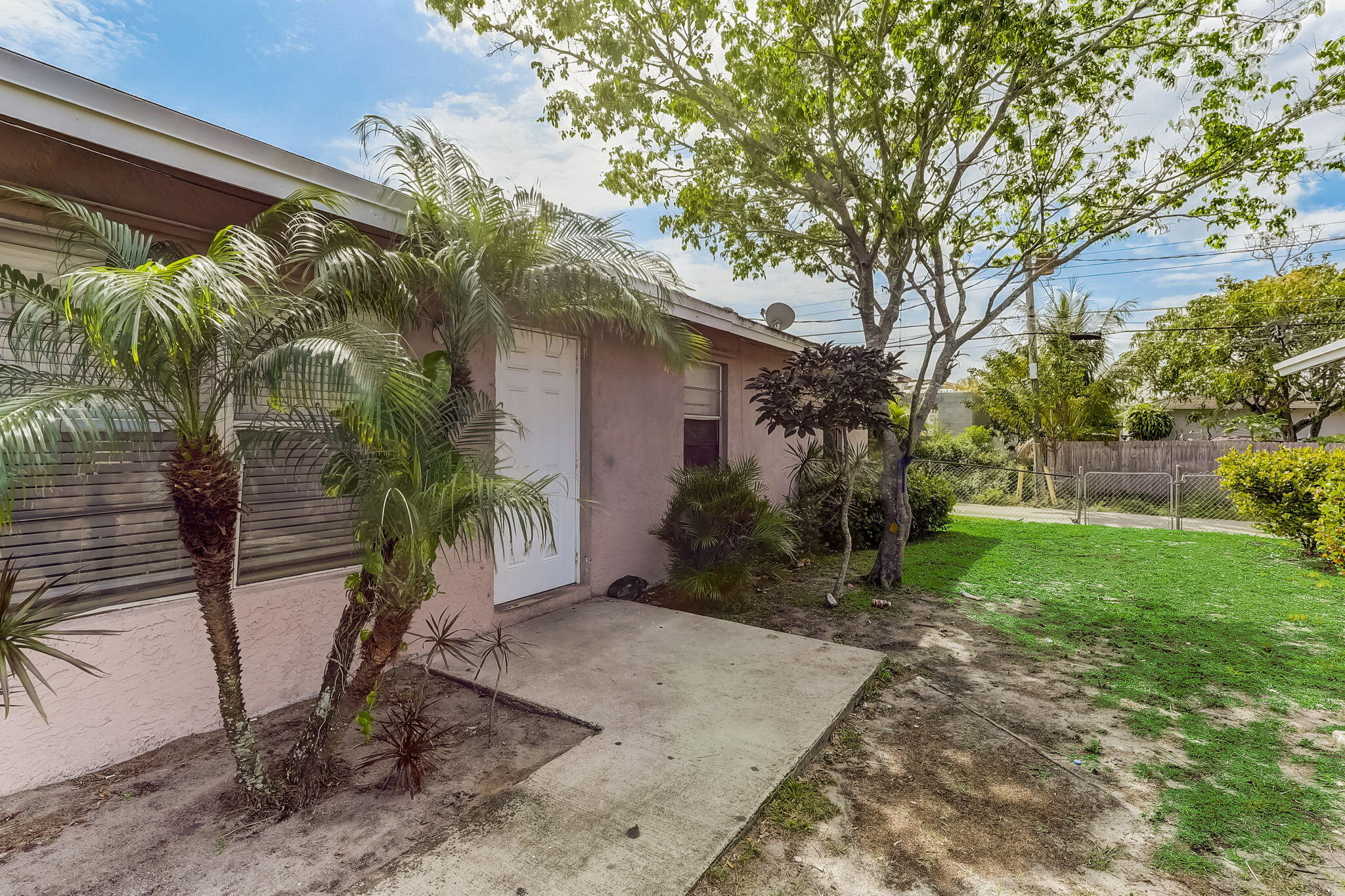 126 SW 12th Avenue