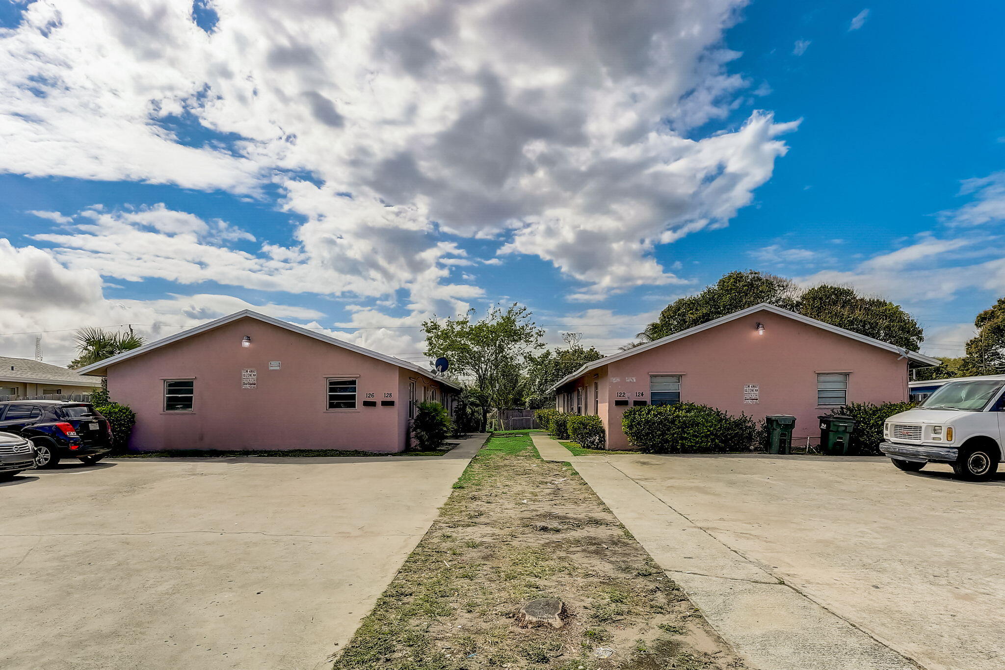 126 SW 12th Avenue