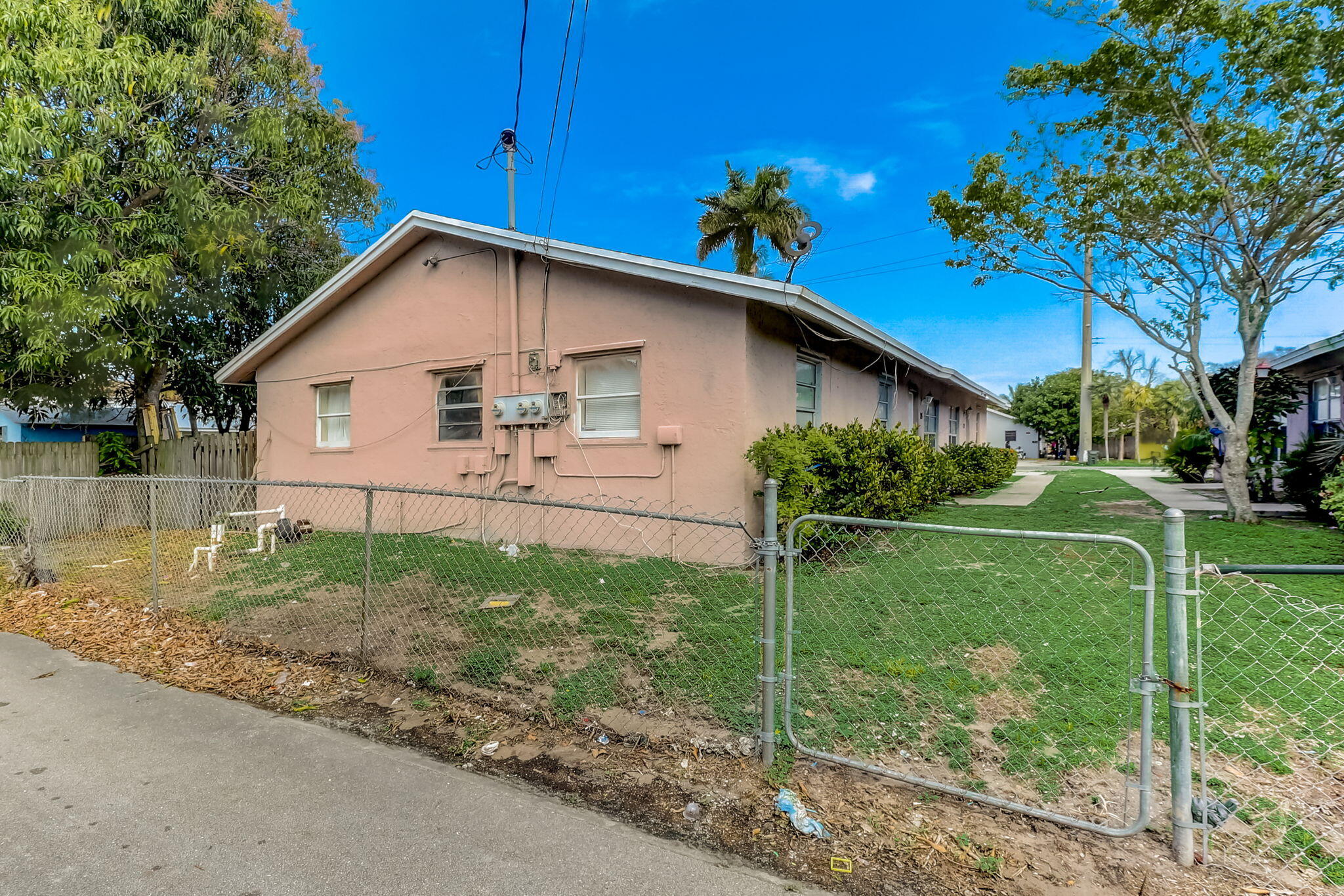 126 SW 12th Avenue