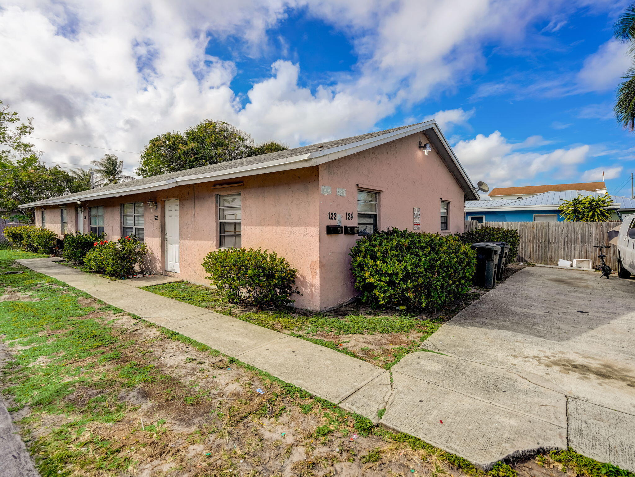 122 SW 12th Avenue