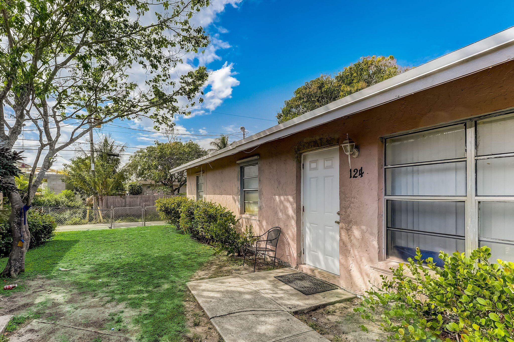 122 SW 12th Avenue