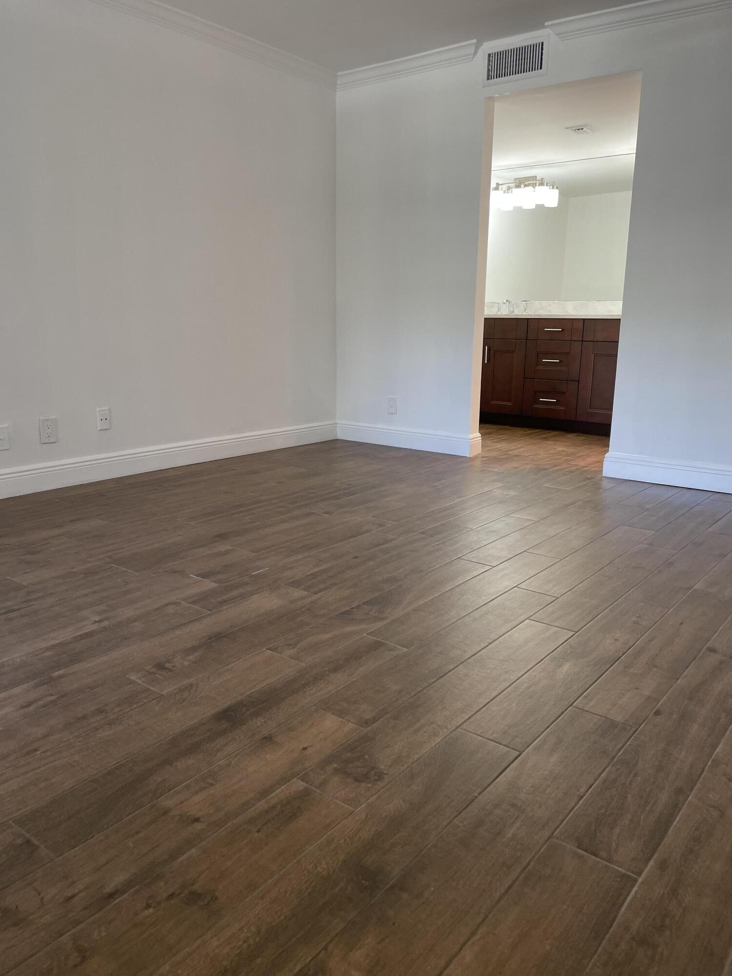 555 Banyan Tree Lane 209