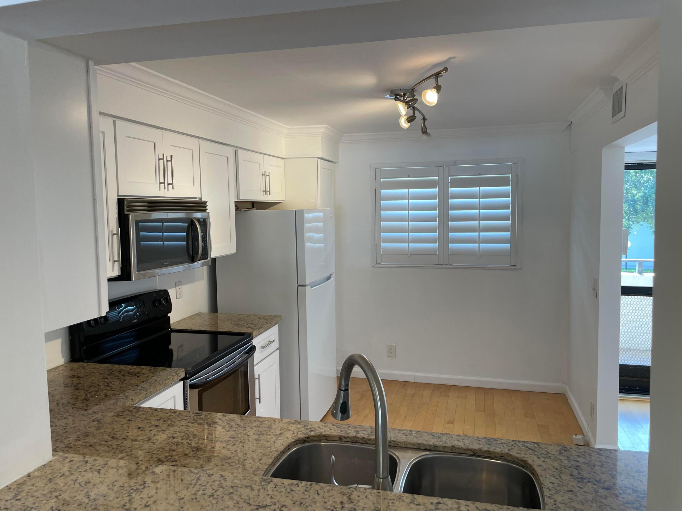 555 Banyan Tree Lane 209