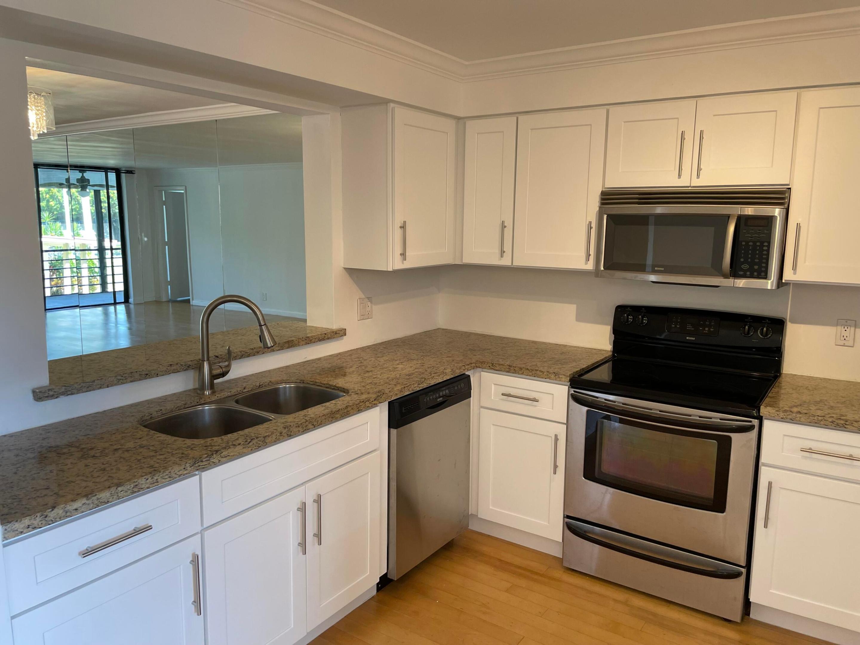 555 Banyan Tree Lane 209