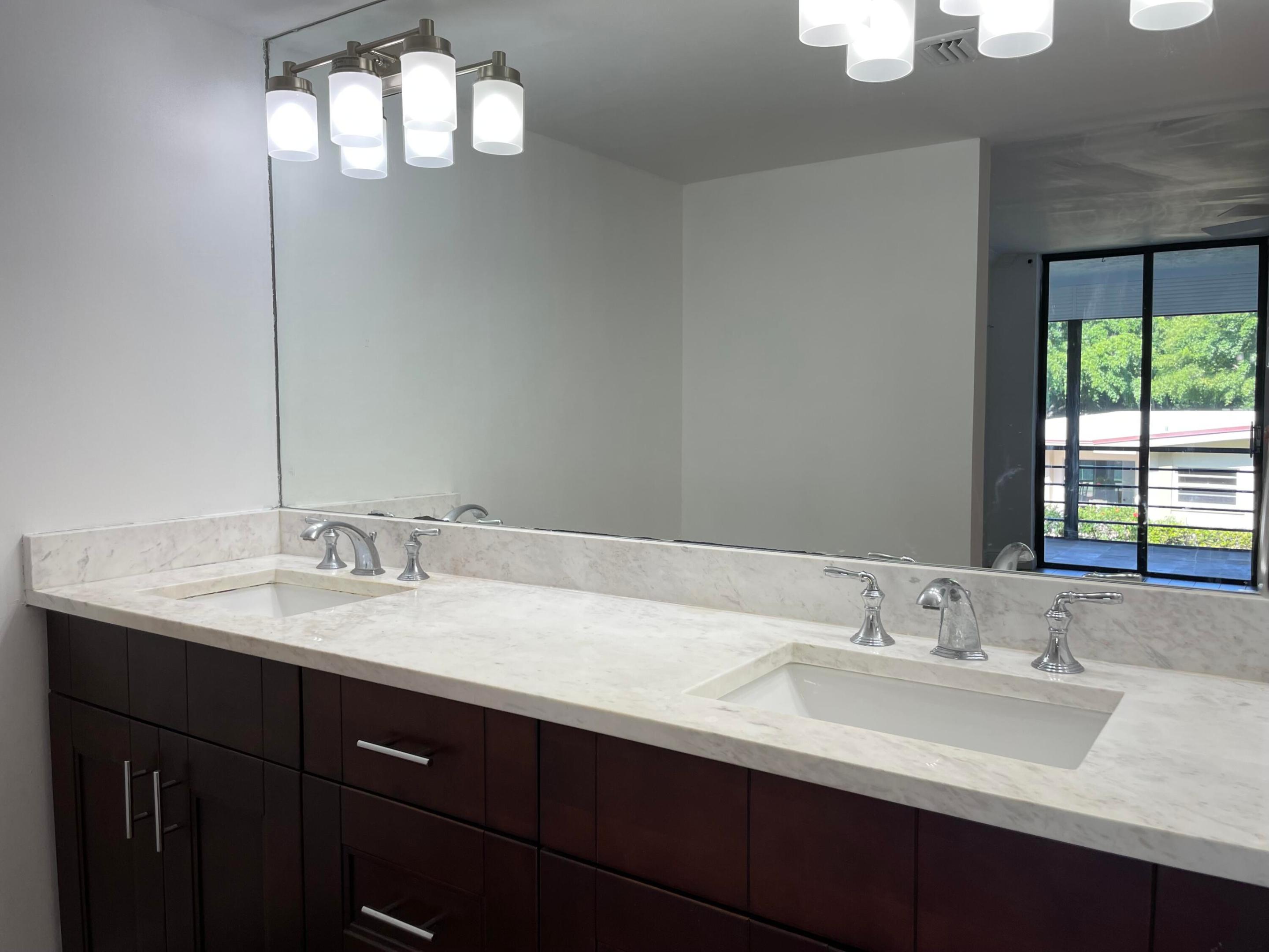 555 Banyan Tree Lane 209