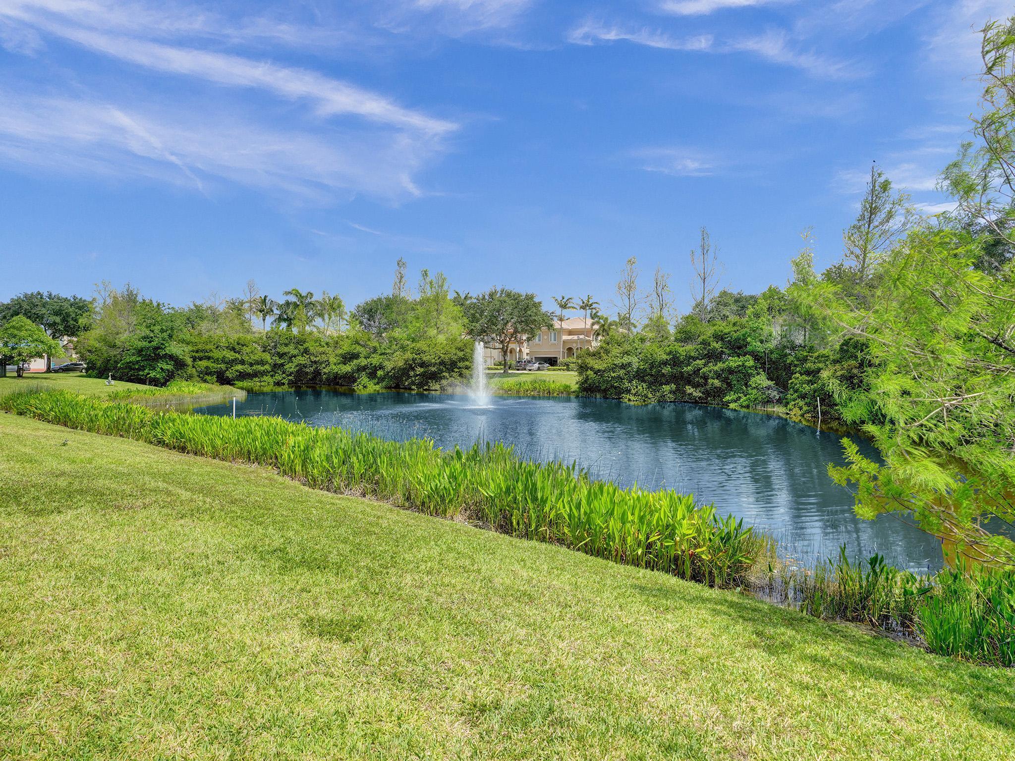41 Country Lake Circle