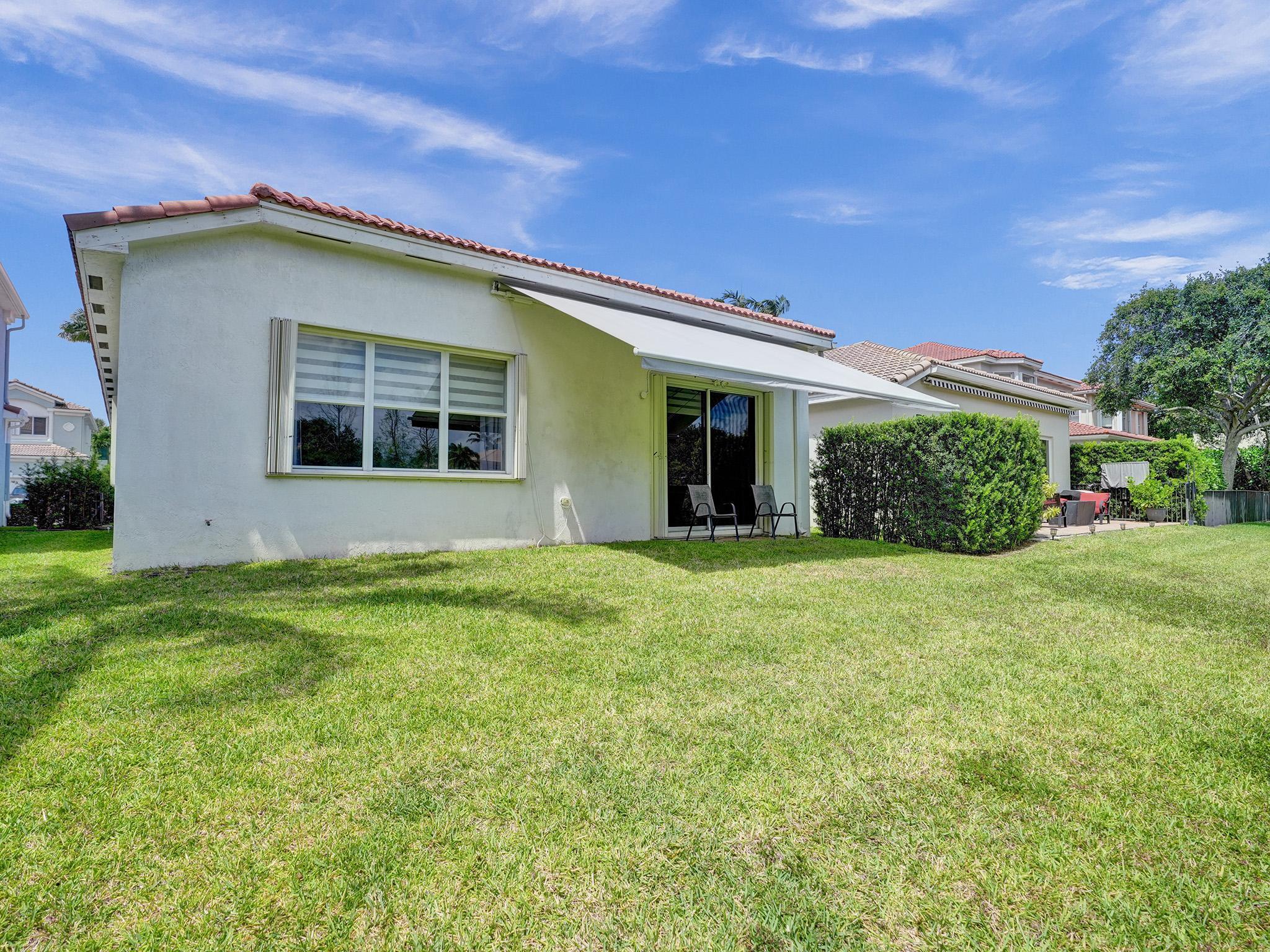 41 Country Lake Circle