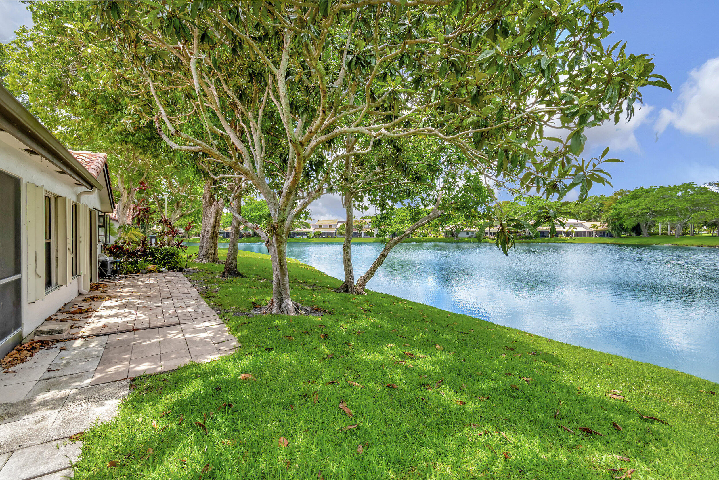 639 Lake Pointe Lane