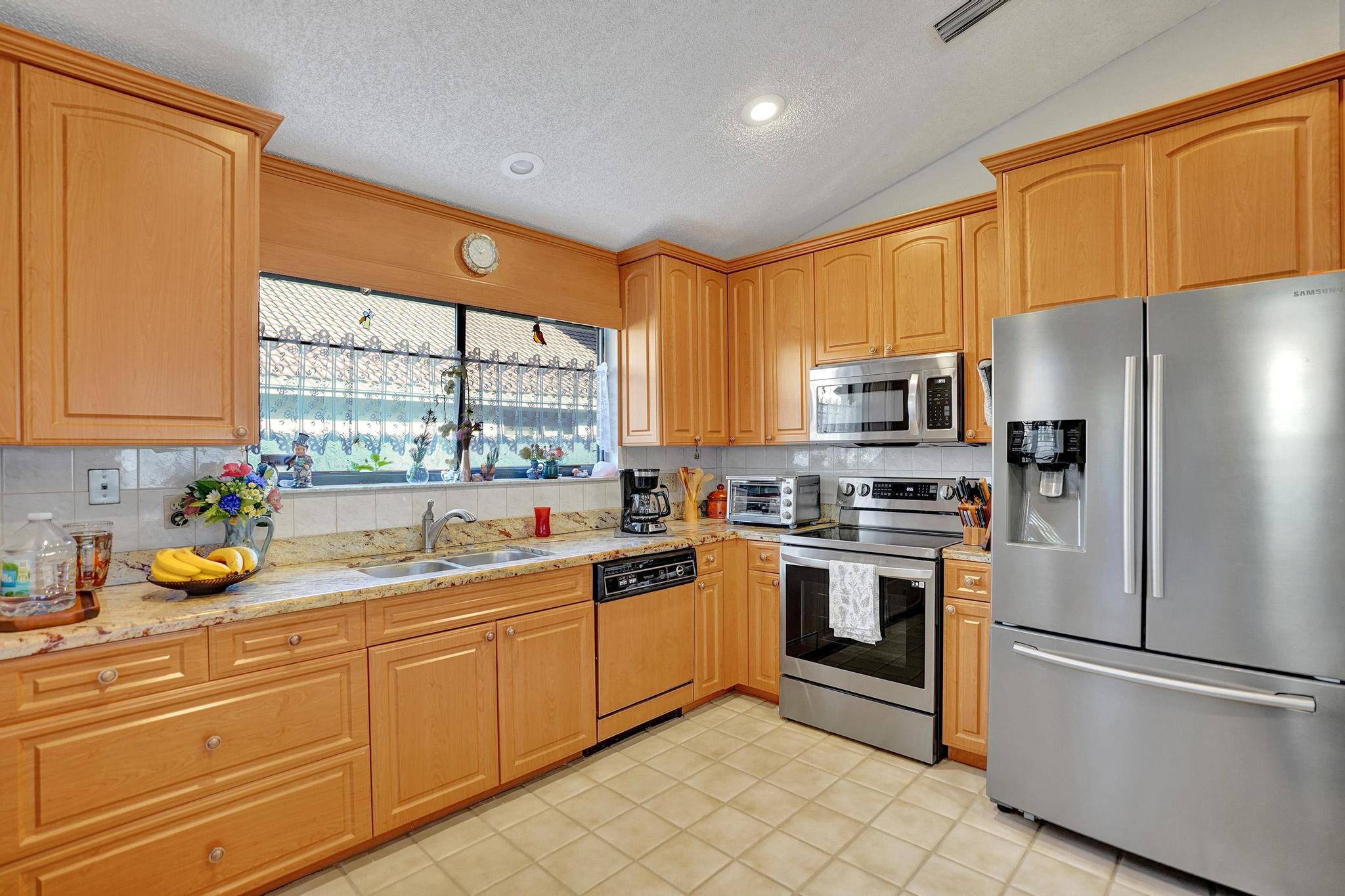 657 NW 38th Terrace