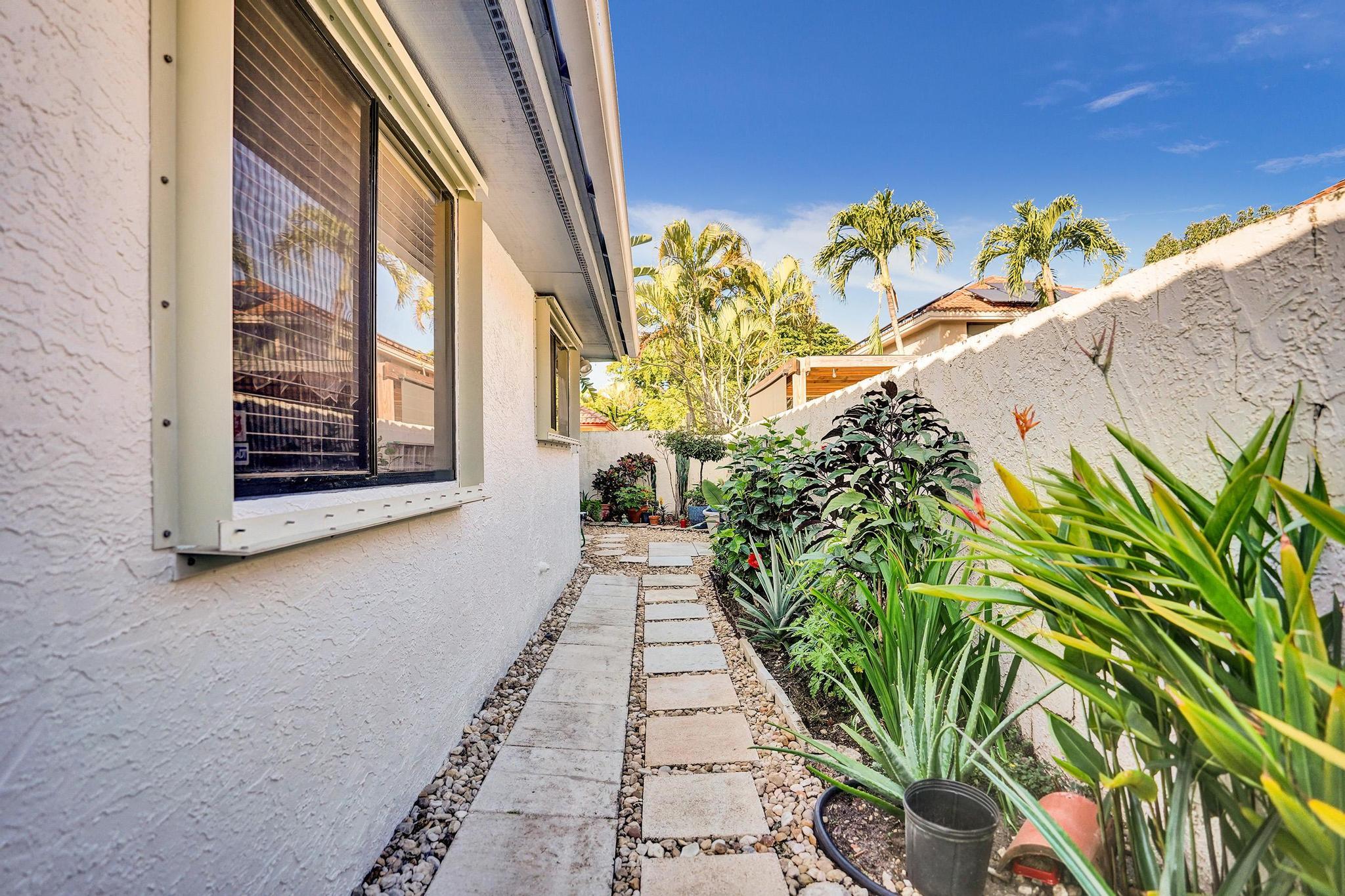 657 NW 38th Terrace