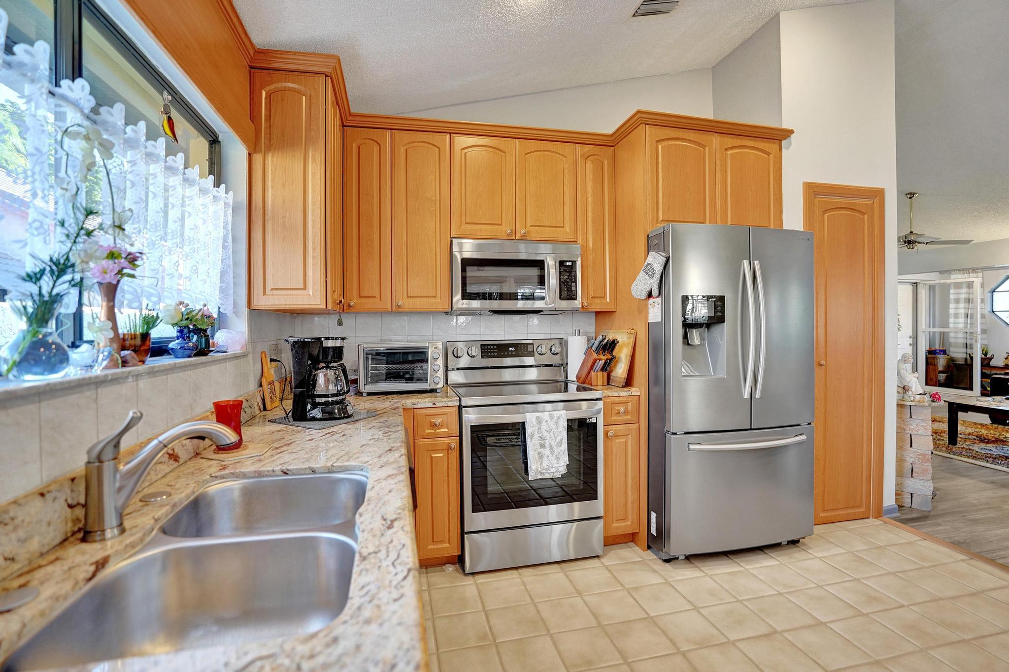 657 NW 38th Terrace