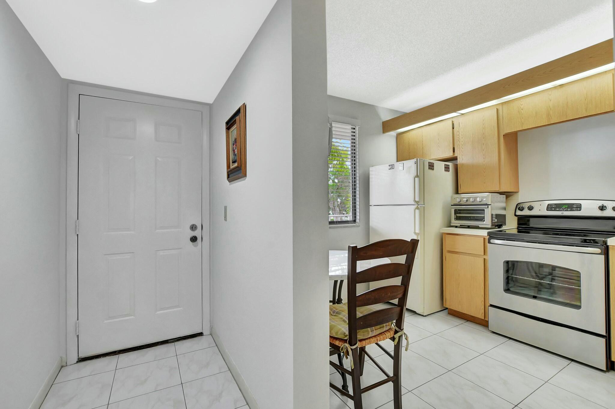 6181 Balboa Circle 302