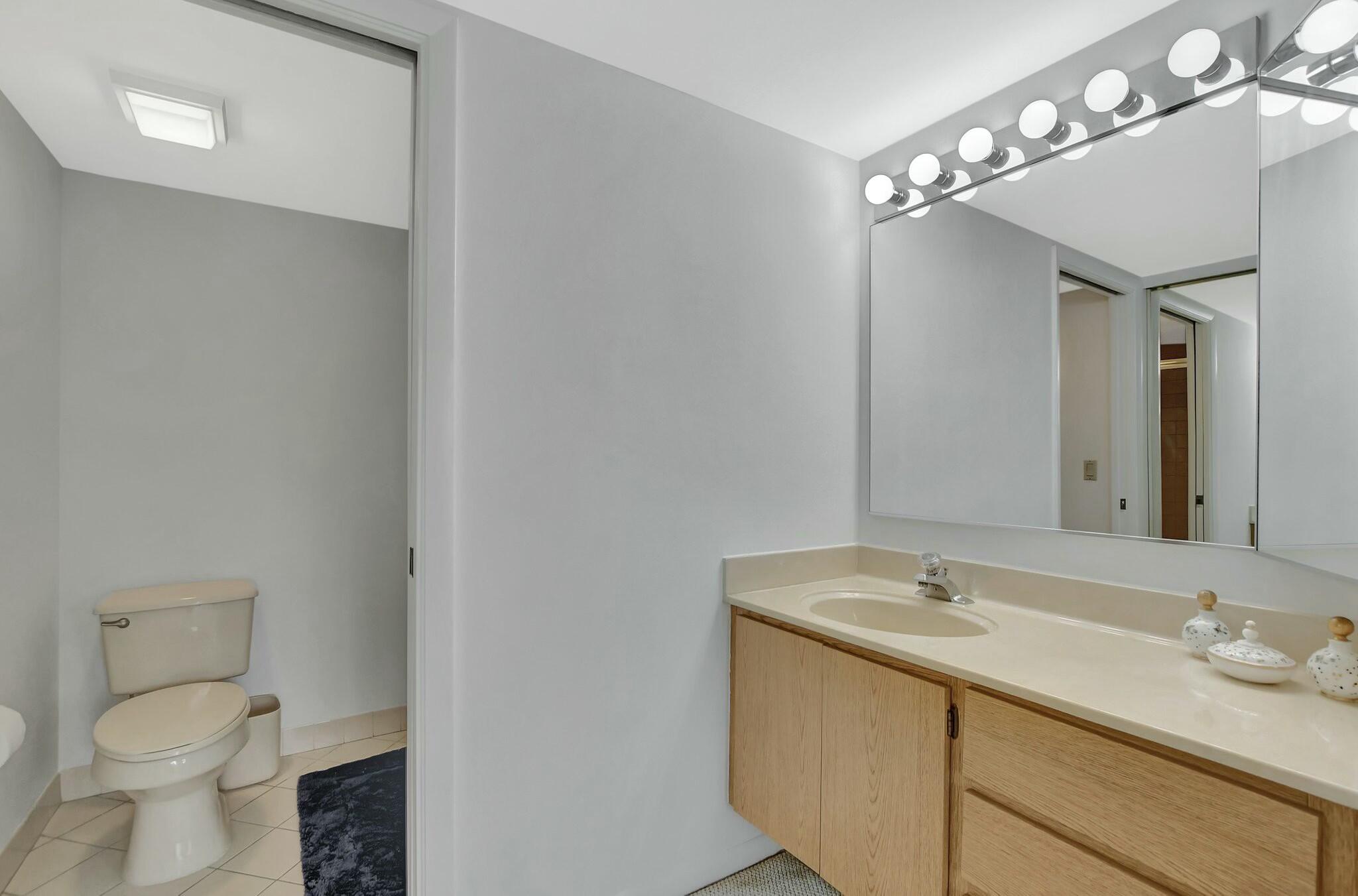 6181 Balboa Circle 302