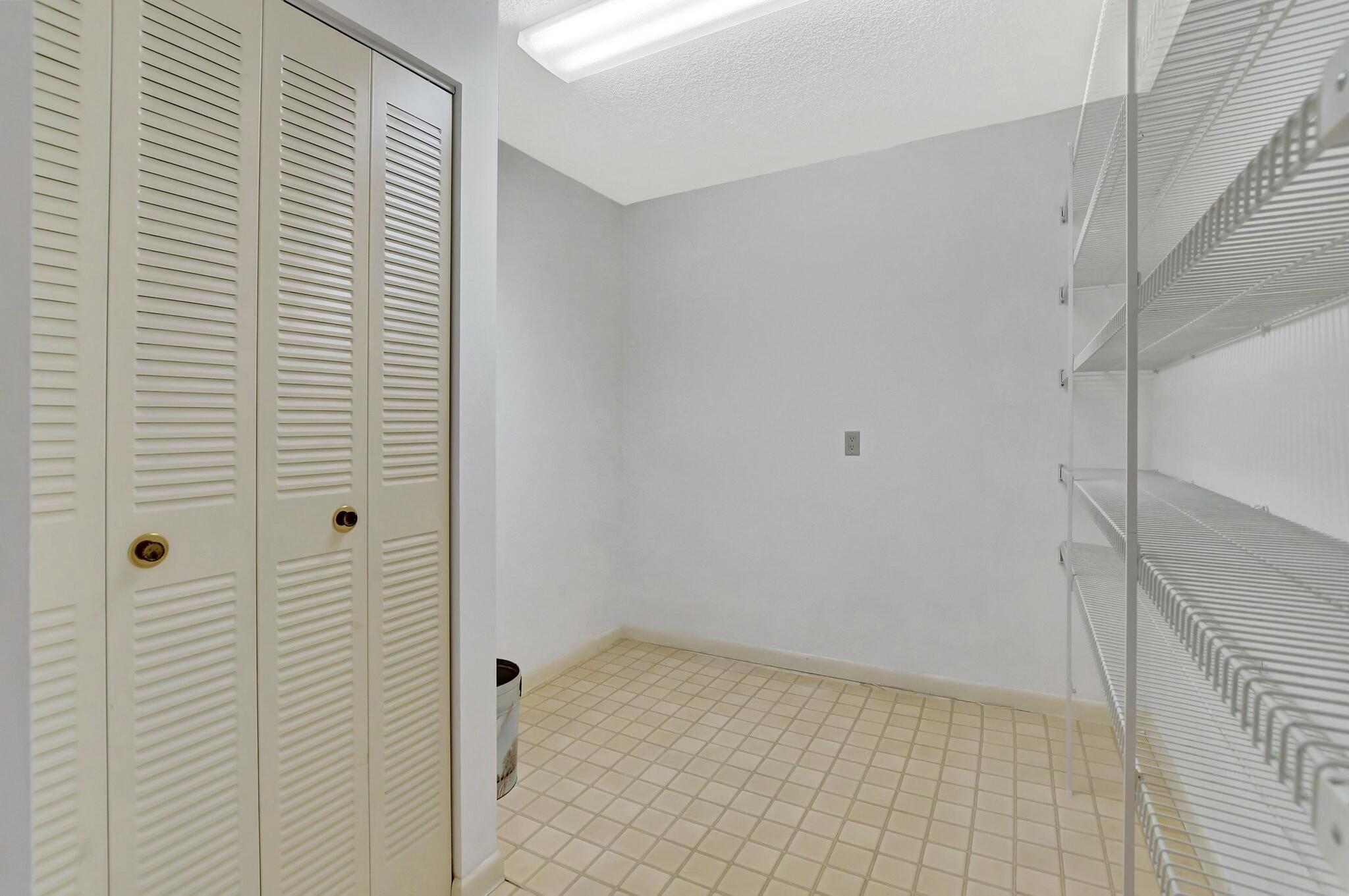 6181 Balboa Circle 302