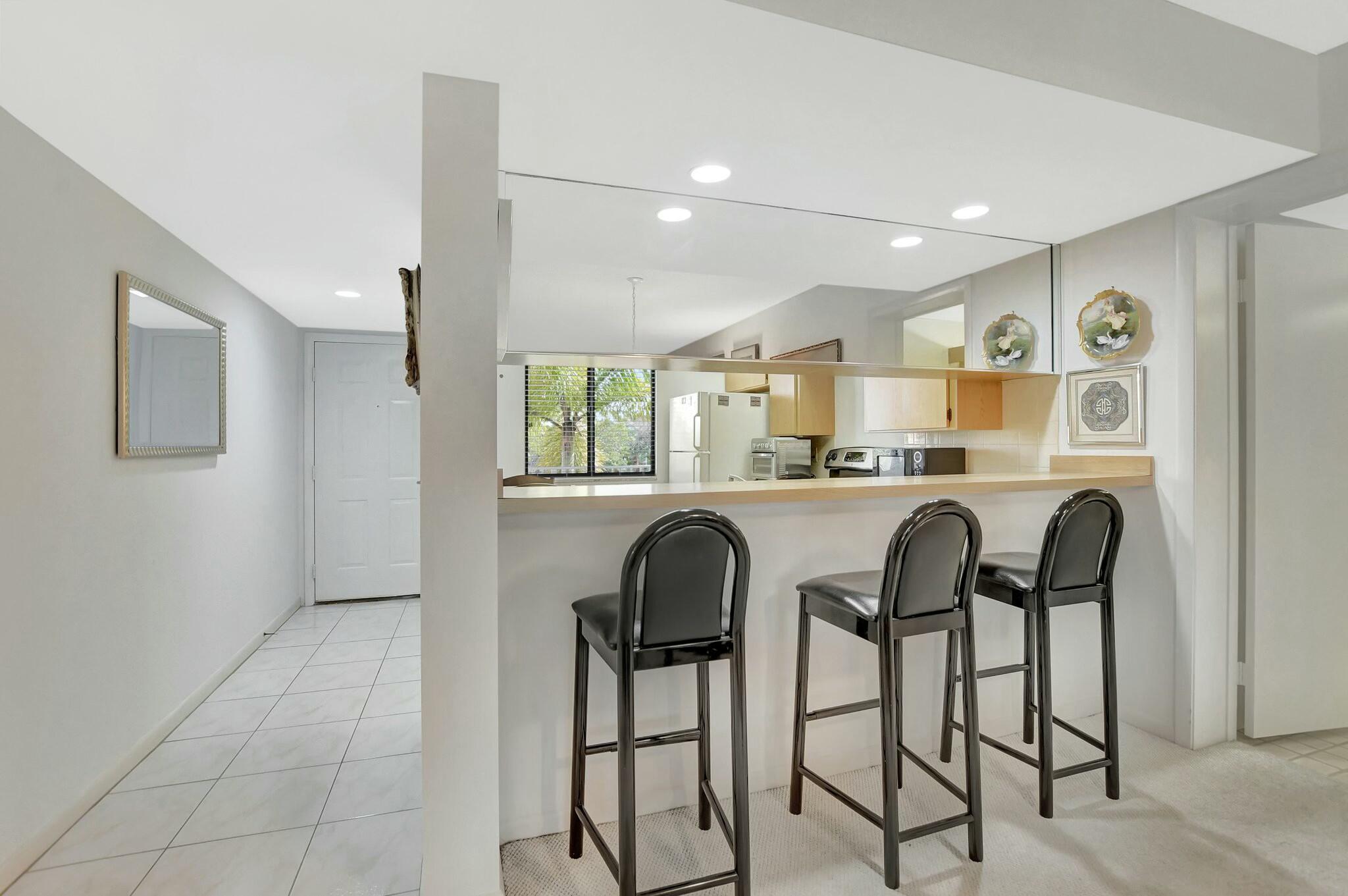 6181 Balboa Circle 302