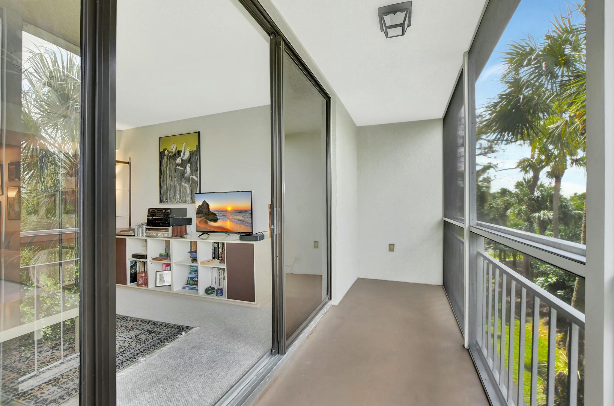 6181 Balboa Circle 302
