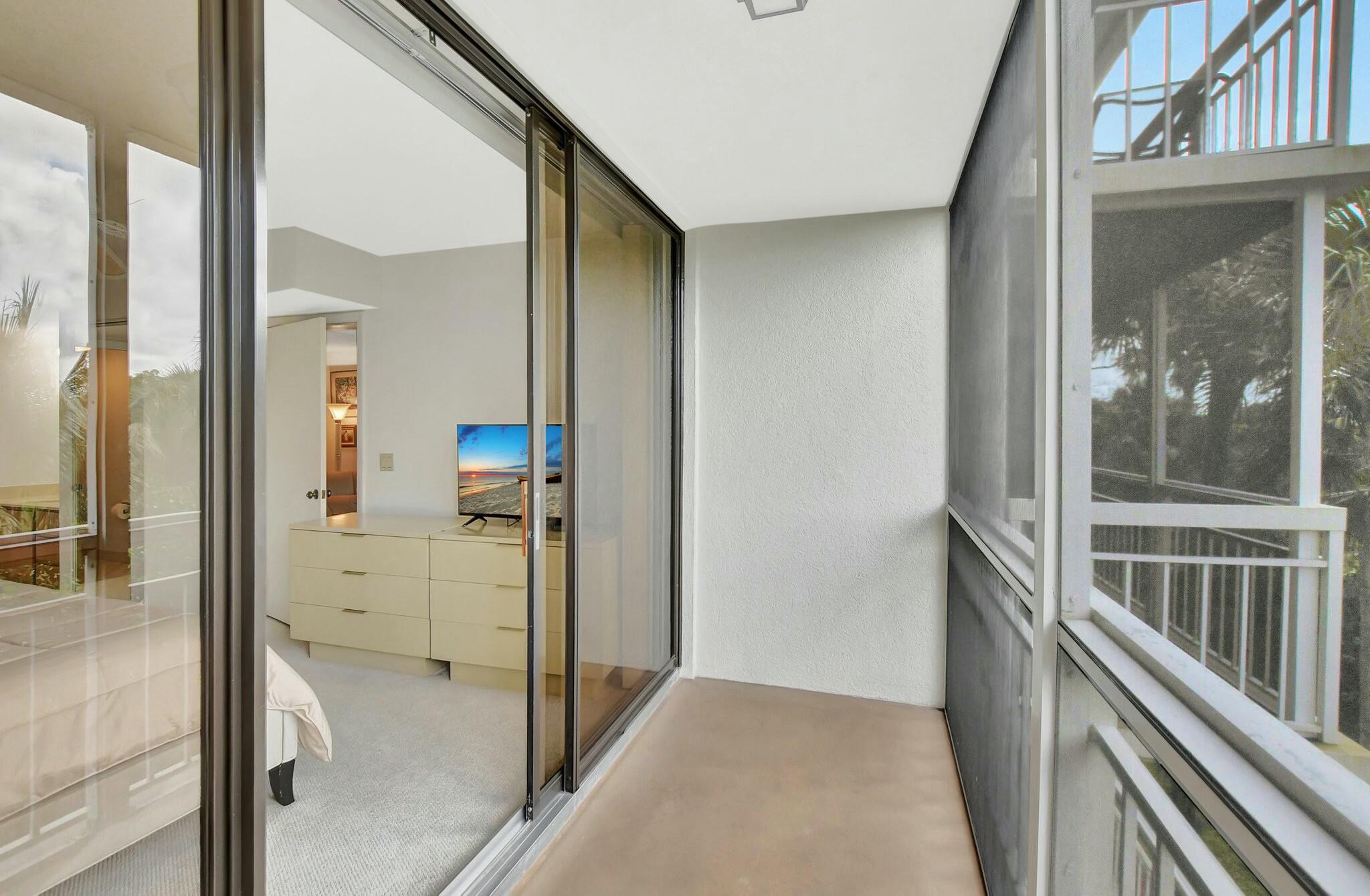 6181 Balboa Circle 302