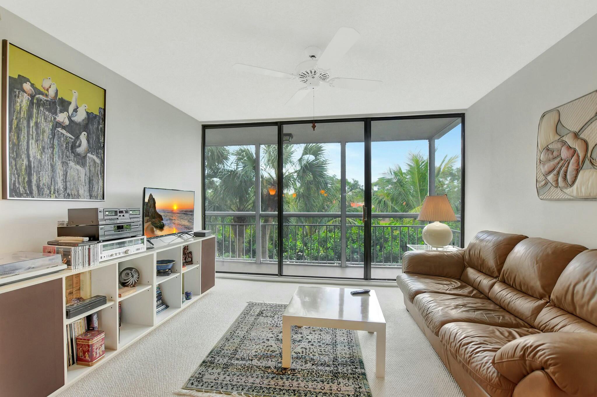 6181 Balboa Circle 302