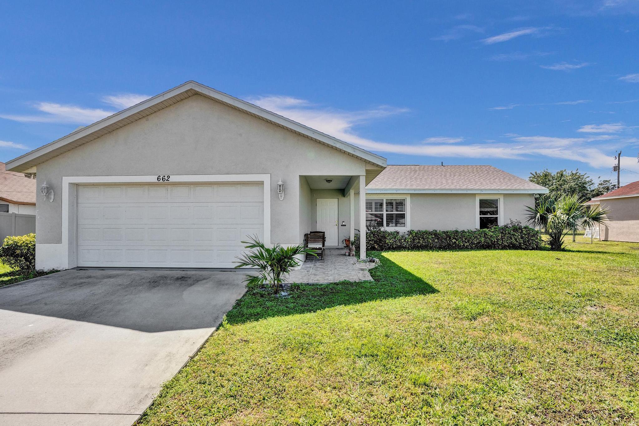 662 SW Mccracken Avenue, Port St. Lucie