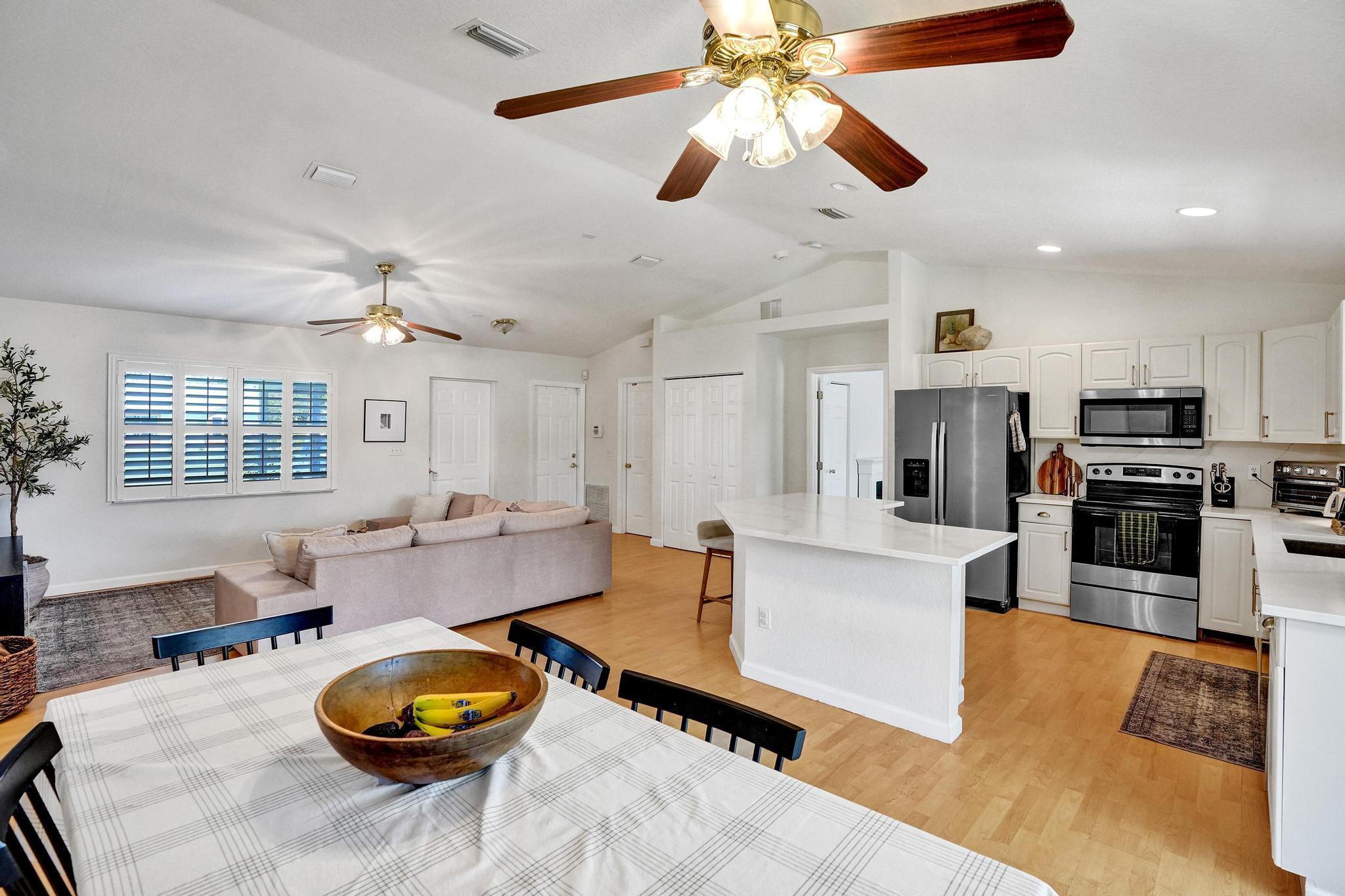 662 SW Mccracken Avenue, Port St. Lucie