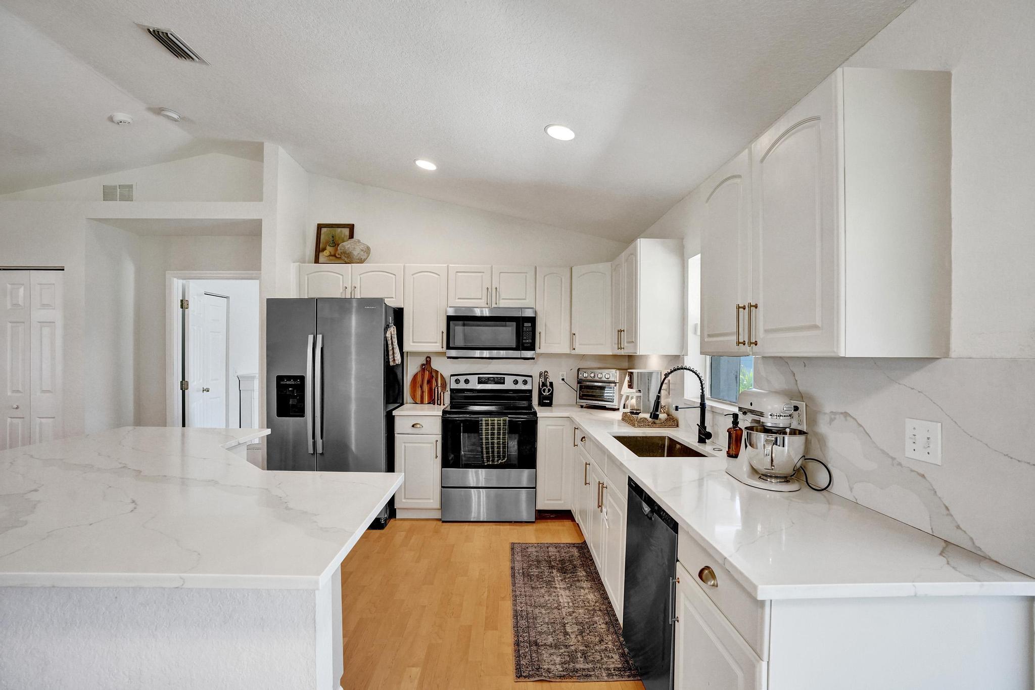 662 SW Mccracken Avenue, Port St. Lucie