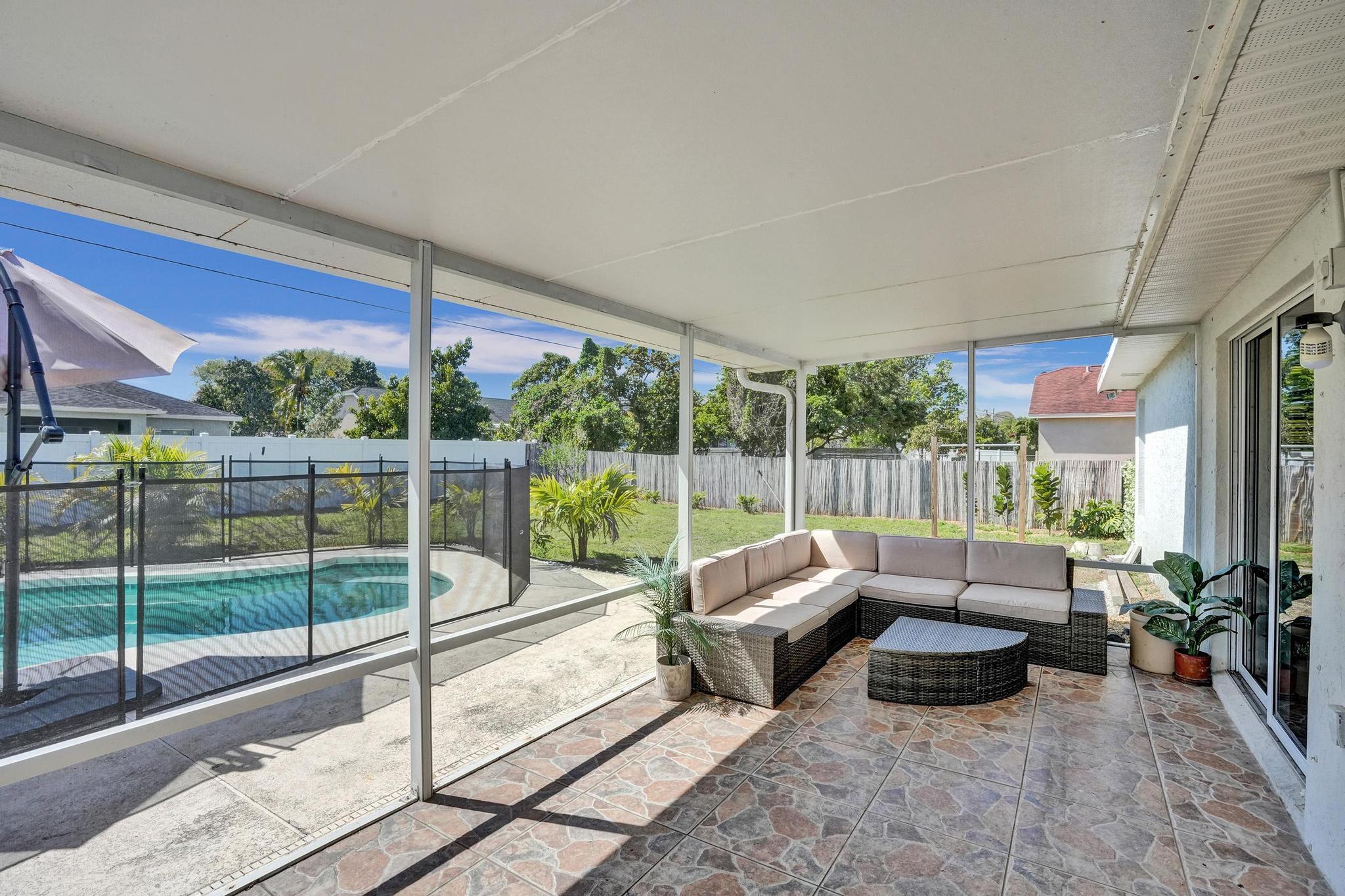 662 SW Mccracken Avenue, Port St. Lucie