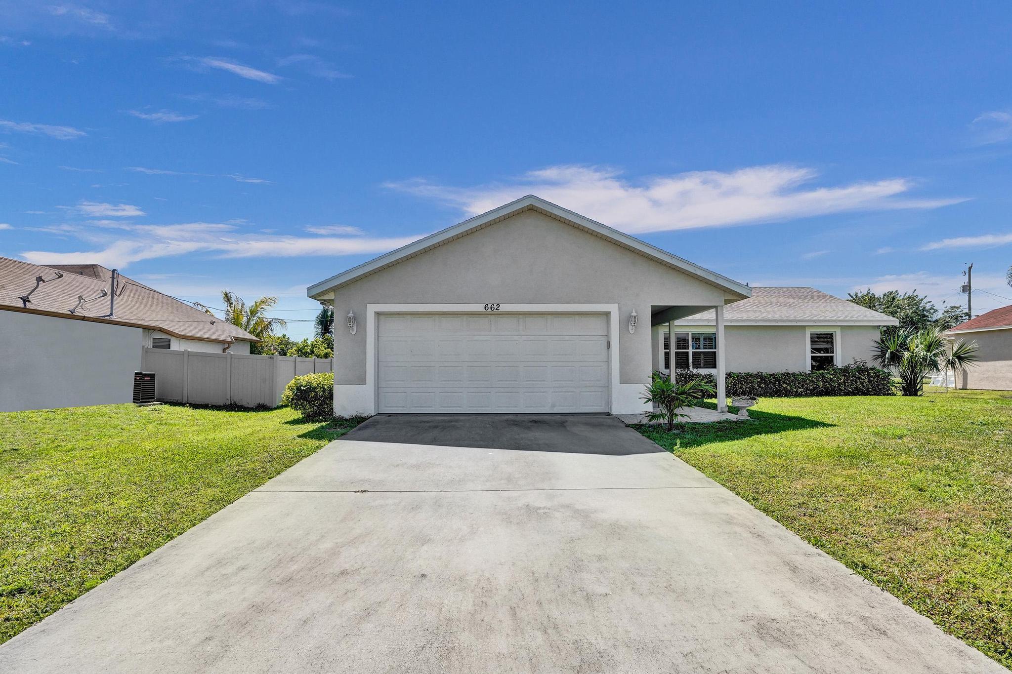 662 SW Mccracken Avenue, Port St. Lucie