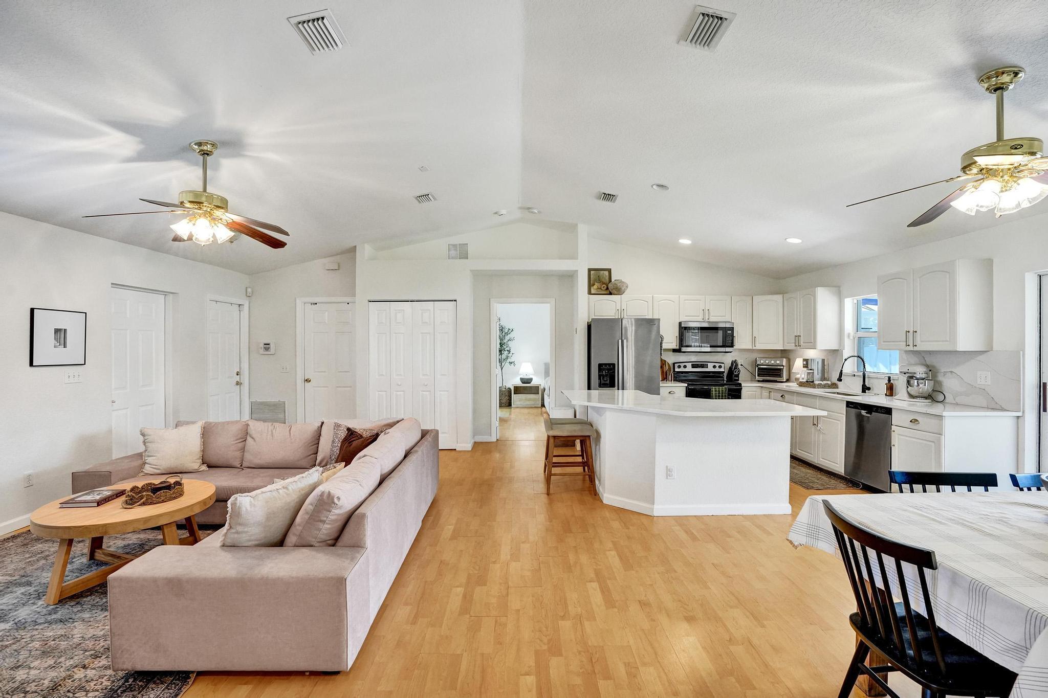 662 SW Mccracken Avenue, Port St. Lucie