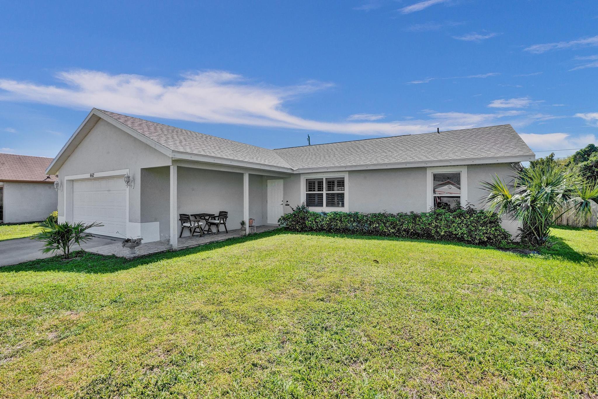 662 SW Mccracken Avenue, Port St. Lucie
