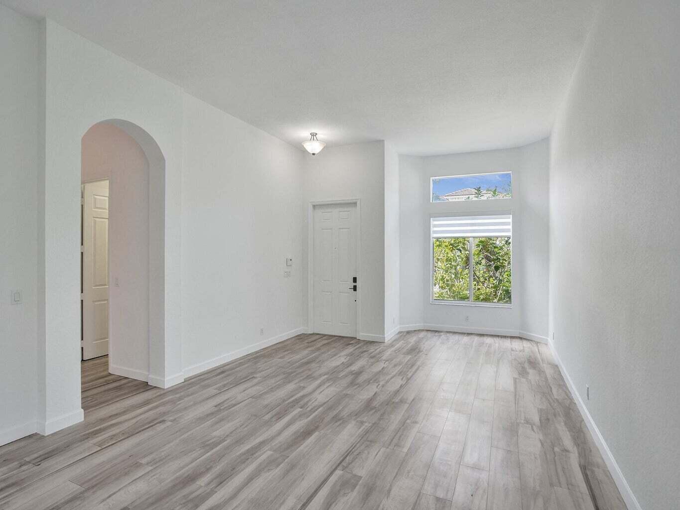 41 Country Lake Circle