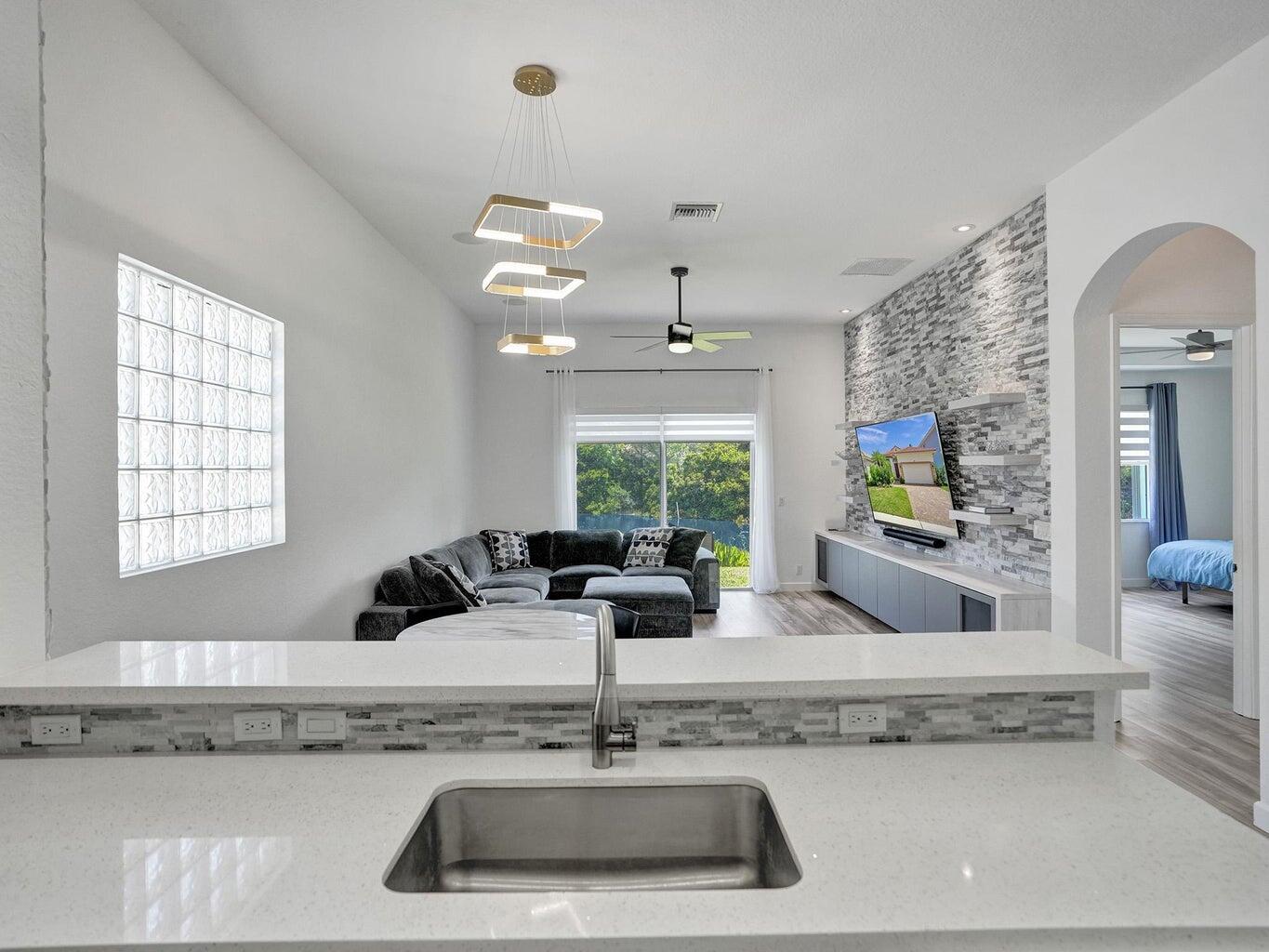 41 Country Lake Circle