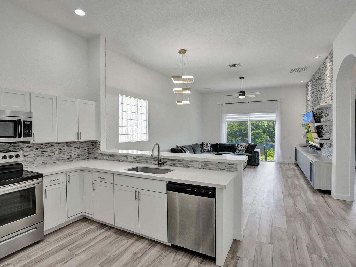 41 Country Lake Circle