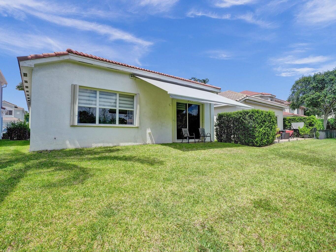 41 Country Lake Circle
