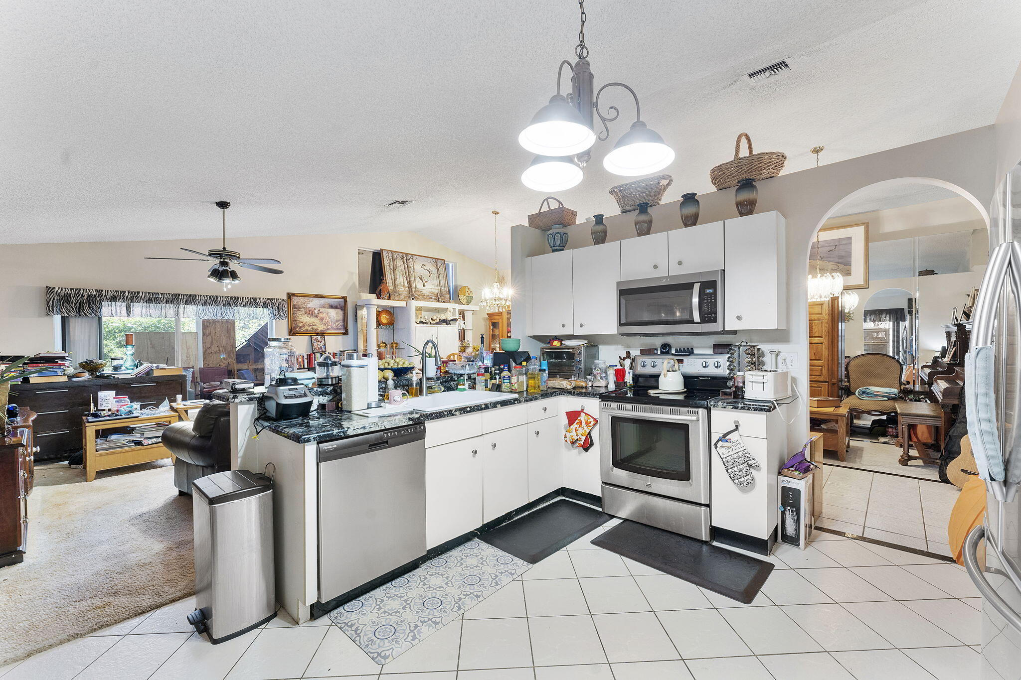 8207 White Rock Circle