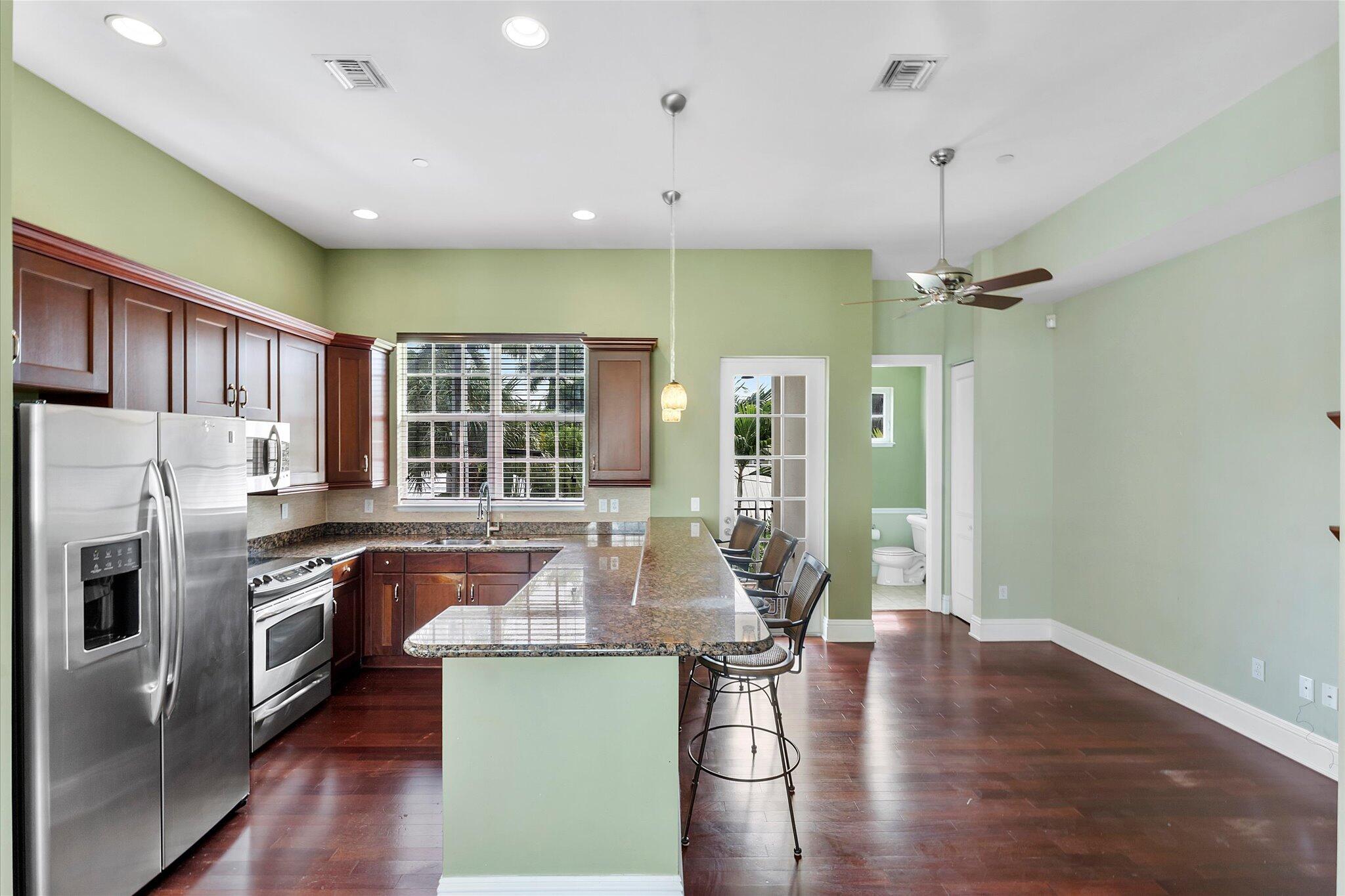 285 SE 6th Avenue J