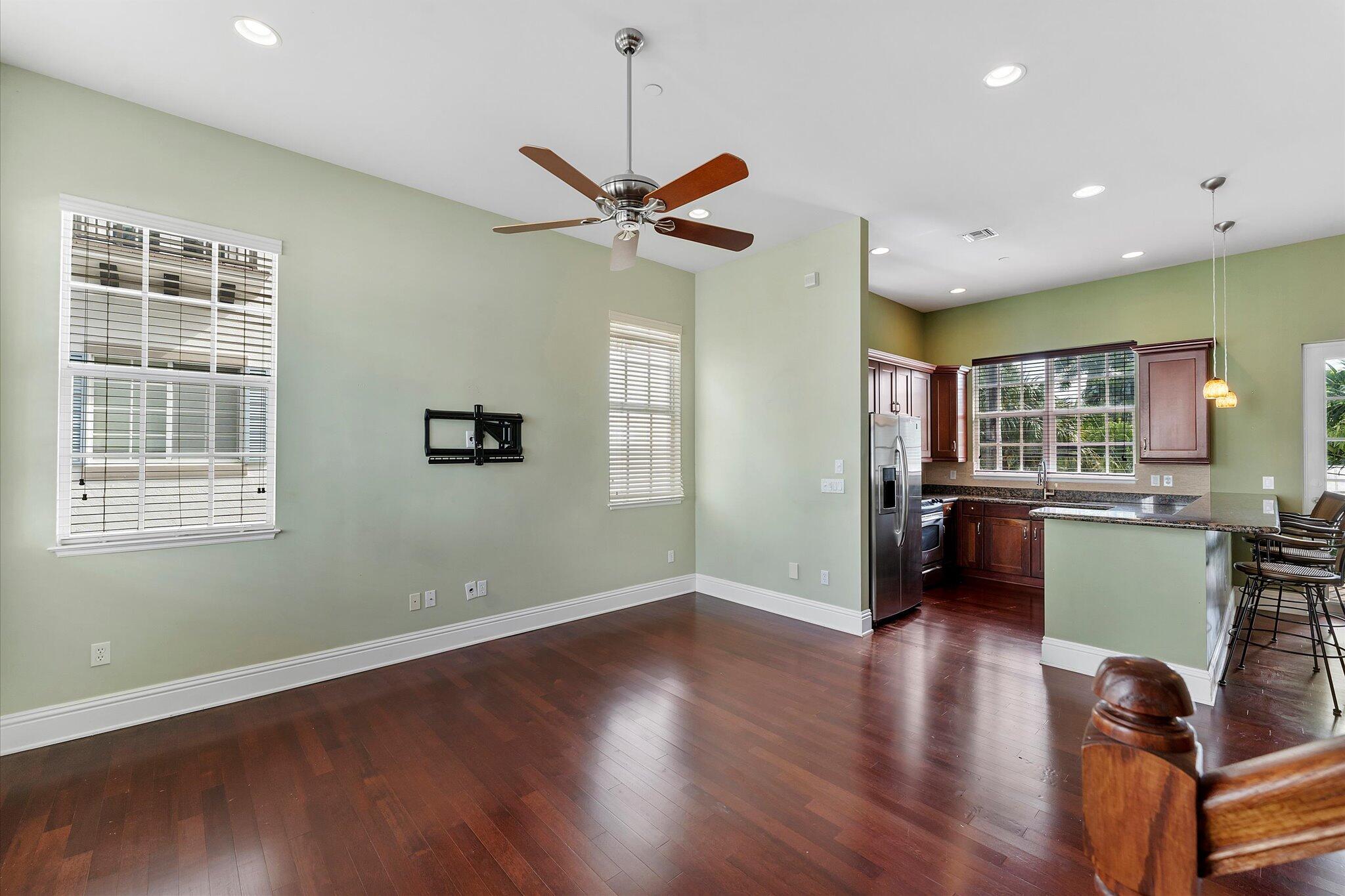 285 SE 6th Avenue J