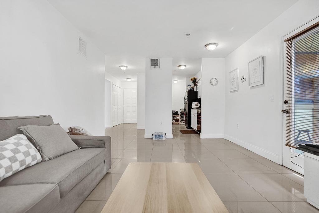 2311 N Congress Avenue 11