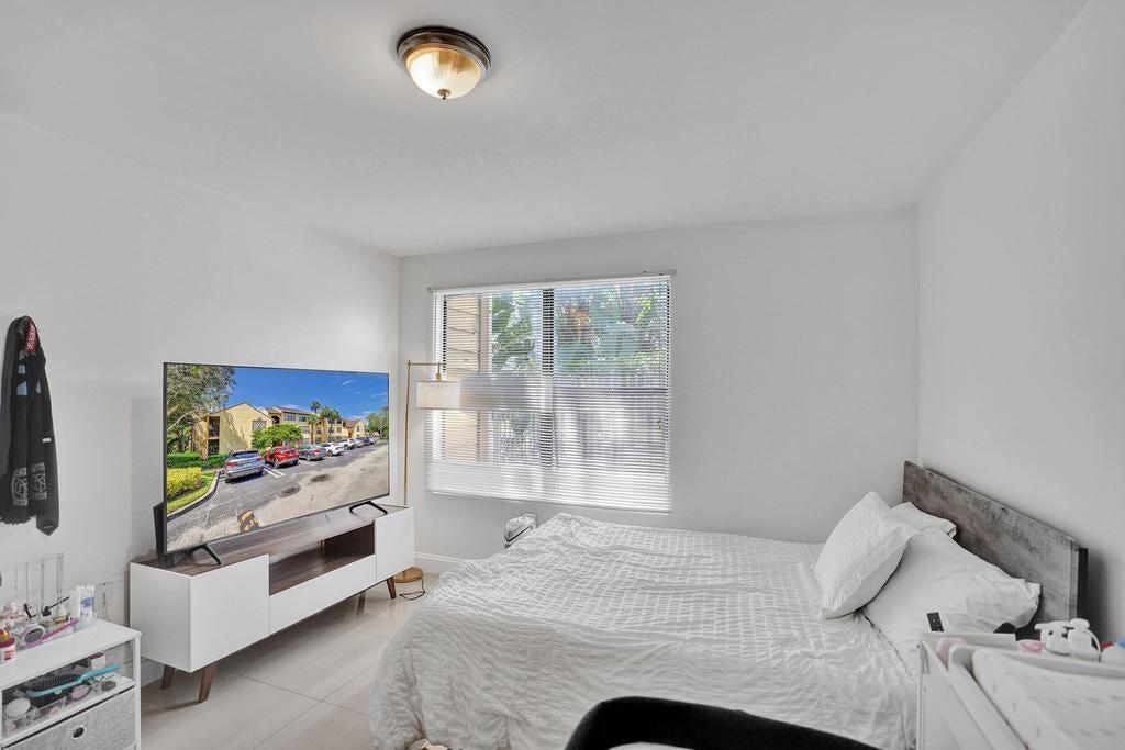 2311 N Congress Avenue 11