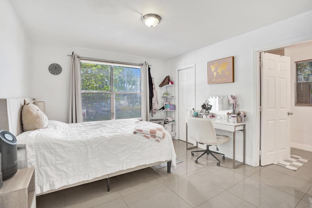 2311 N Congress Avenue 11